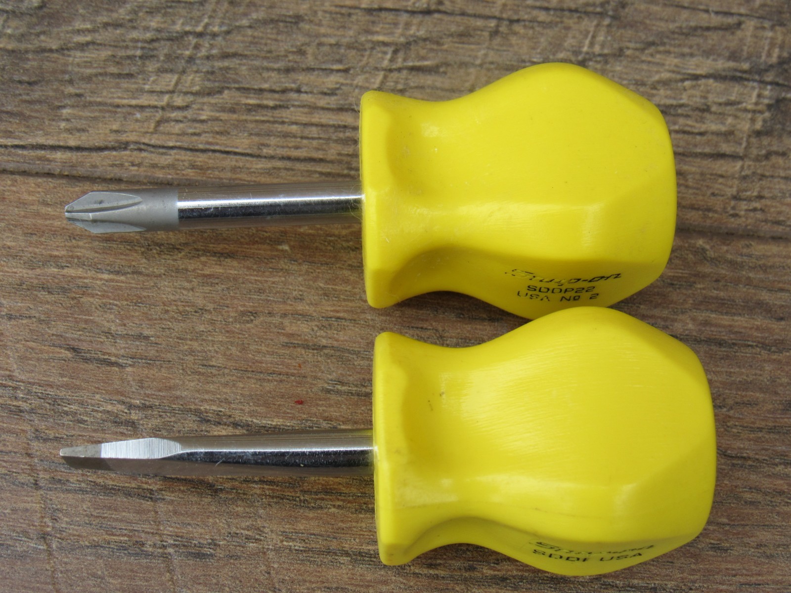 SNAP ON SDD1 FLAT TIP SDDP22 # 2 PHILLIPS STUBBY YELLOW HANDLE SCREWDRIVER SET 2