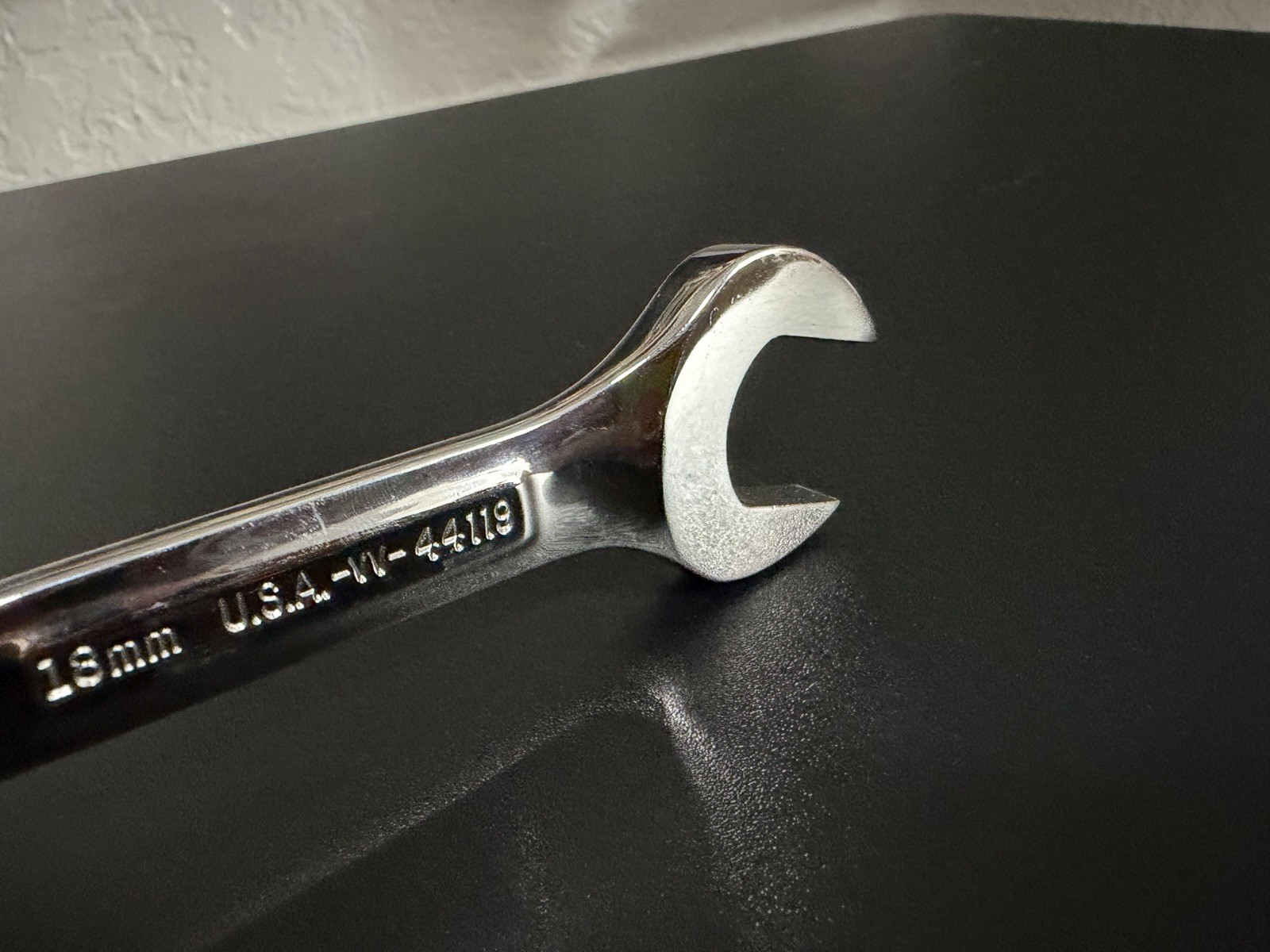 Craftsman 44119 combo wrench 18 mm 12 point stubby 5″ long