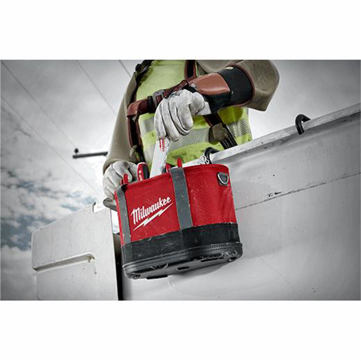 Milwaukee Tool Aerial Oval Bag