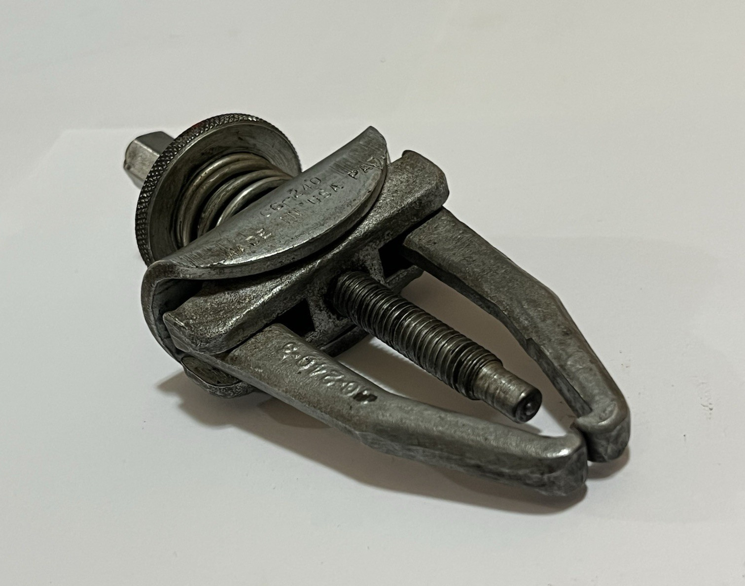 Snap On CG-240 2-Ton 2-Jaw Gear Bearing Puller 3″ Spread 2-1/2″ Reach USA NICE