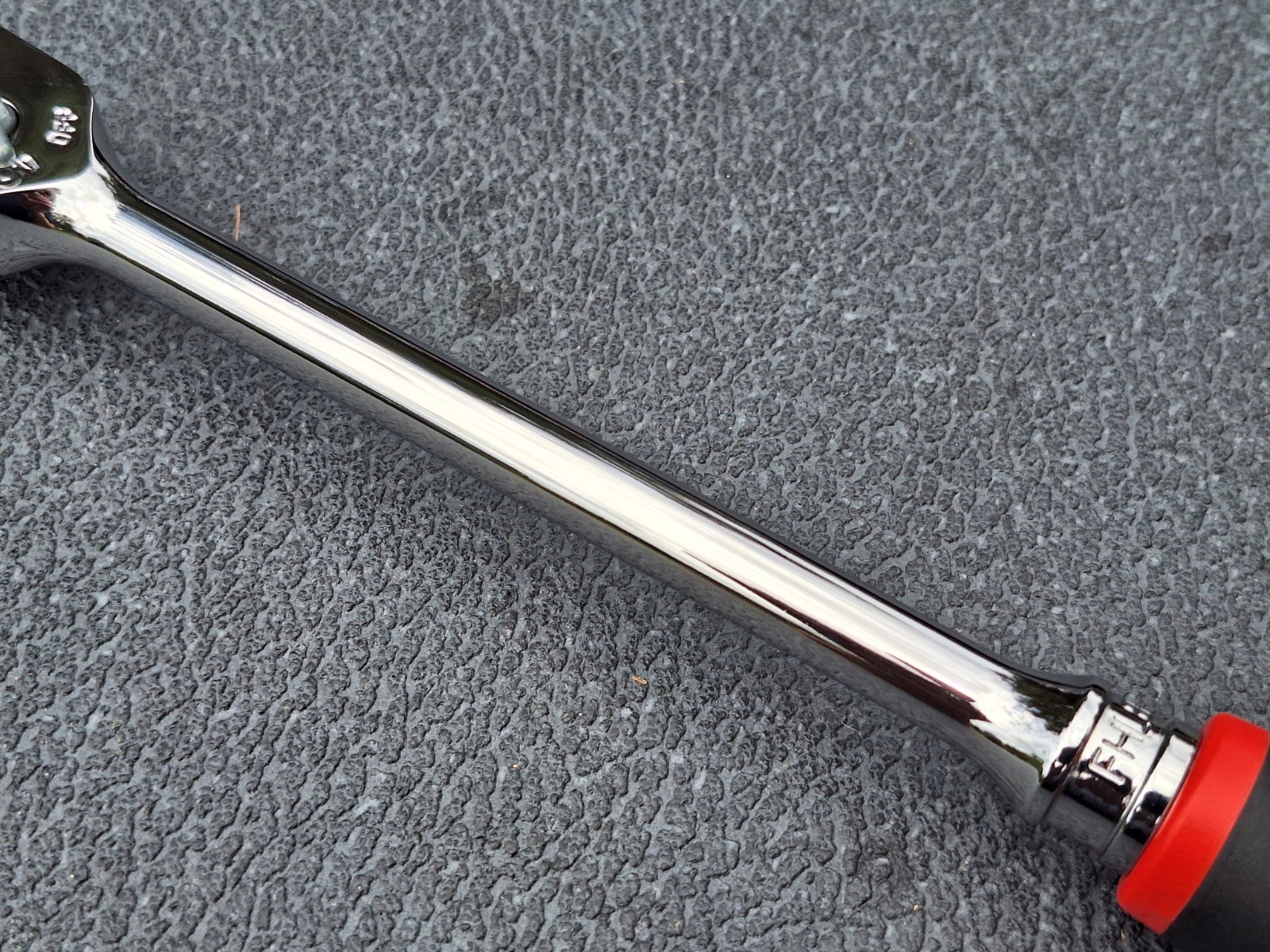 NOS 2019 Snap On FHL80 3/8″ Dr RED Soft Grip Long Fixed Head Ratchet NEW