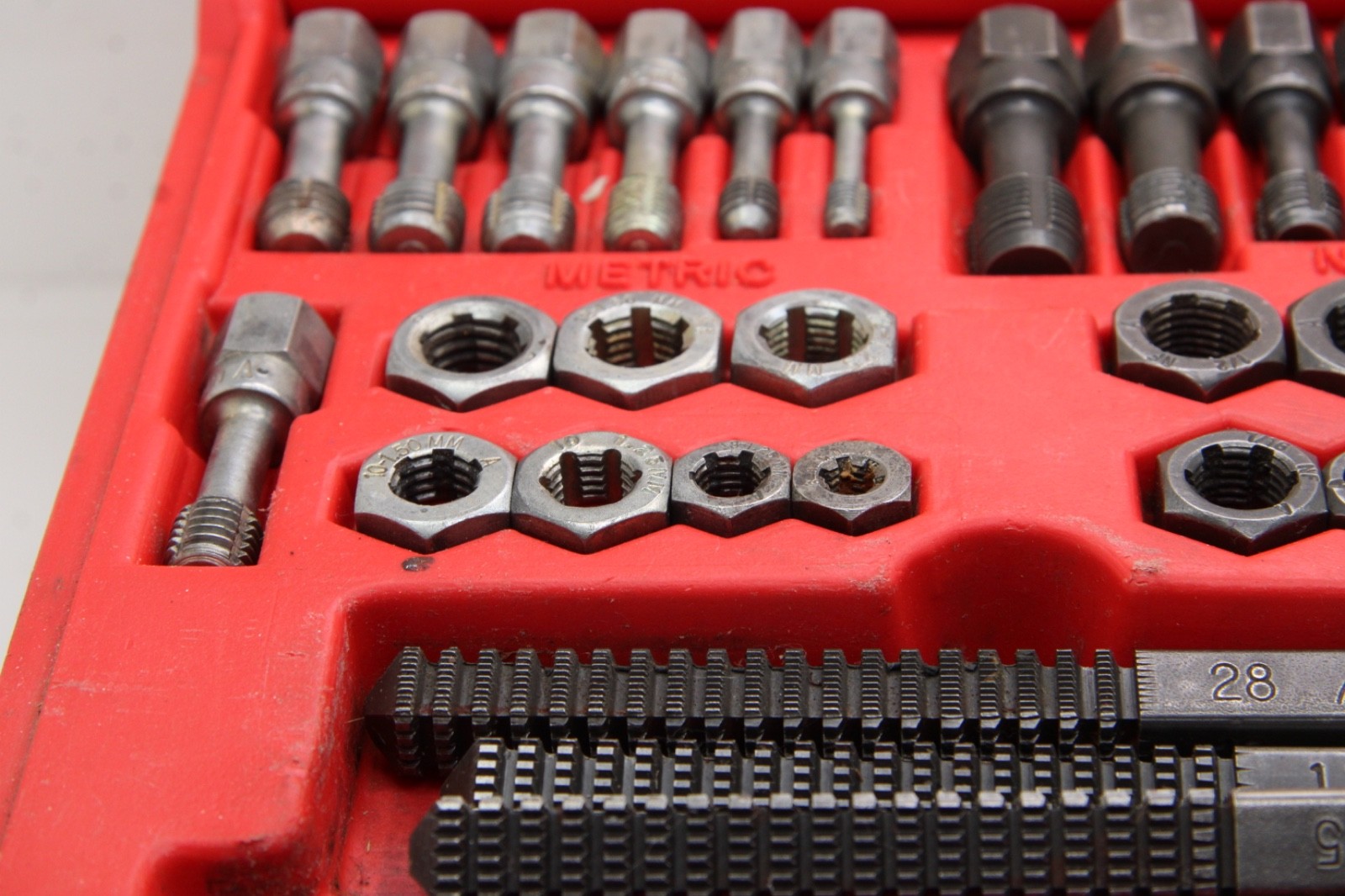 Snap-on RTD42 45 Piece Fractional Metric Rethreading Set USA w/Extra Files
