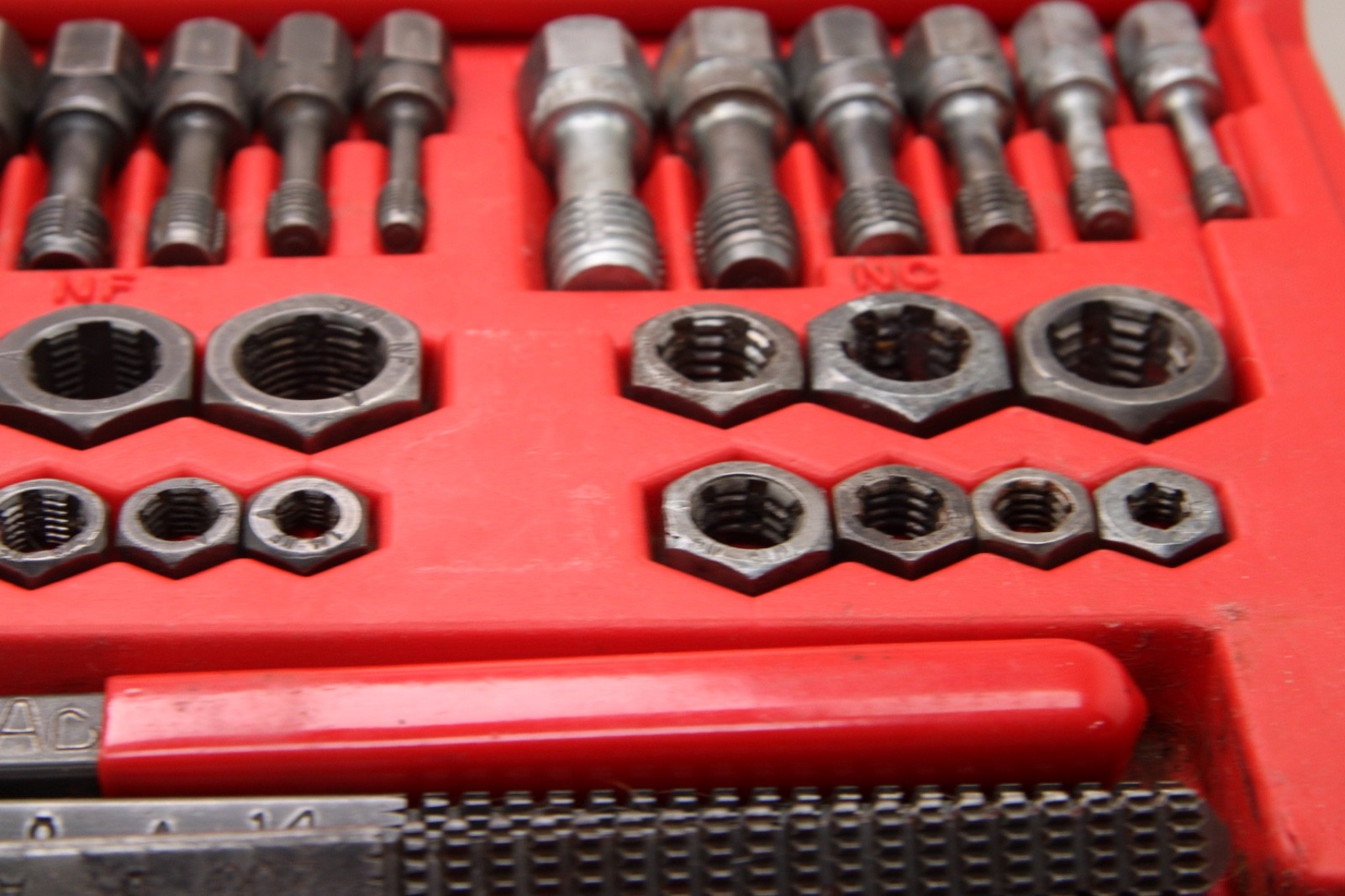 Snap-on RTD42 45 Piece Fractional Metric Rethreading Set USA w/Extra Files