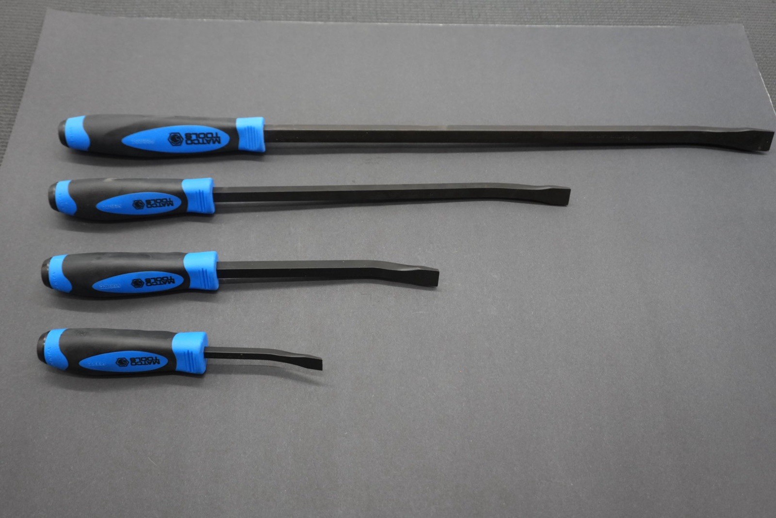 Matco Tools Pry Bar Set 4- Piece Curved Tip Strike Handle (Blue) PBSB4C No Tray