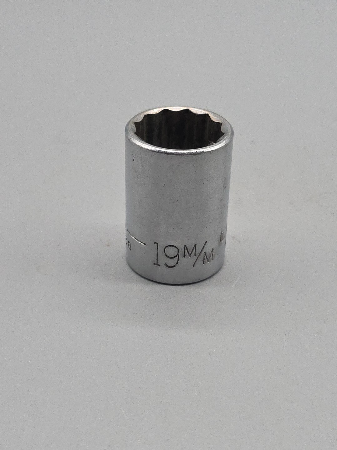 Craftsman Tools 19mm Socket 12 Point 1/2″ Drive VV 44238 USA