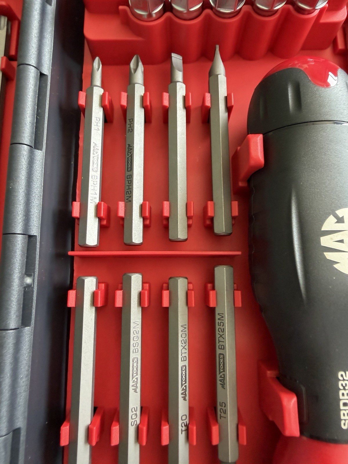 MAC Tools SBDR41SN 41-PC. DUAL RATCHETING SCREW & NUT DRIVER SET???
