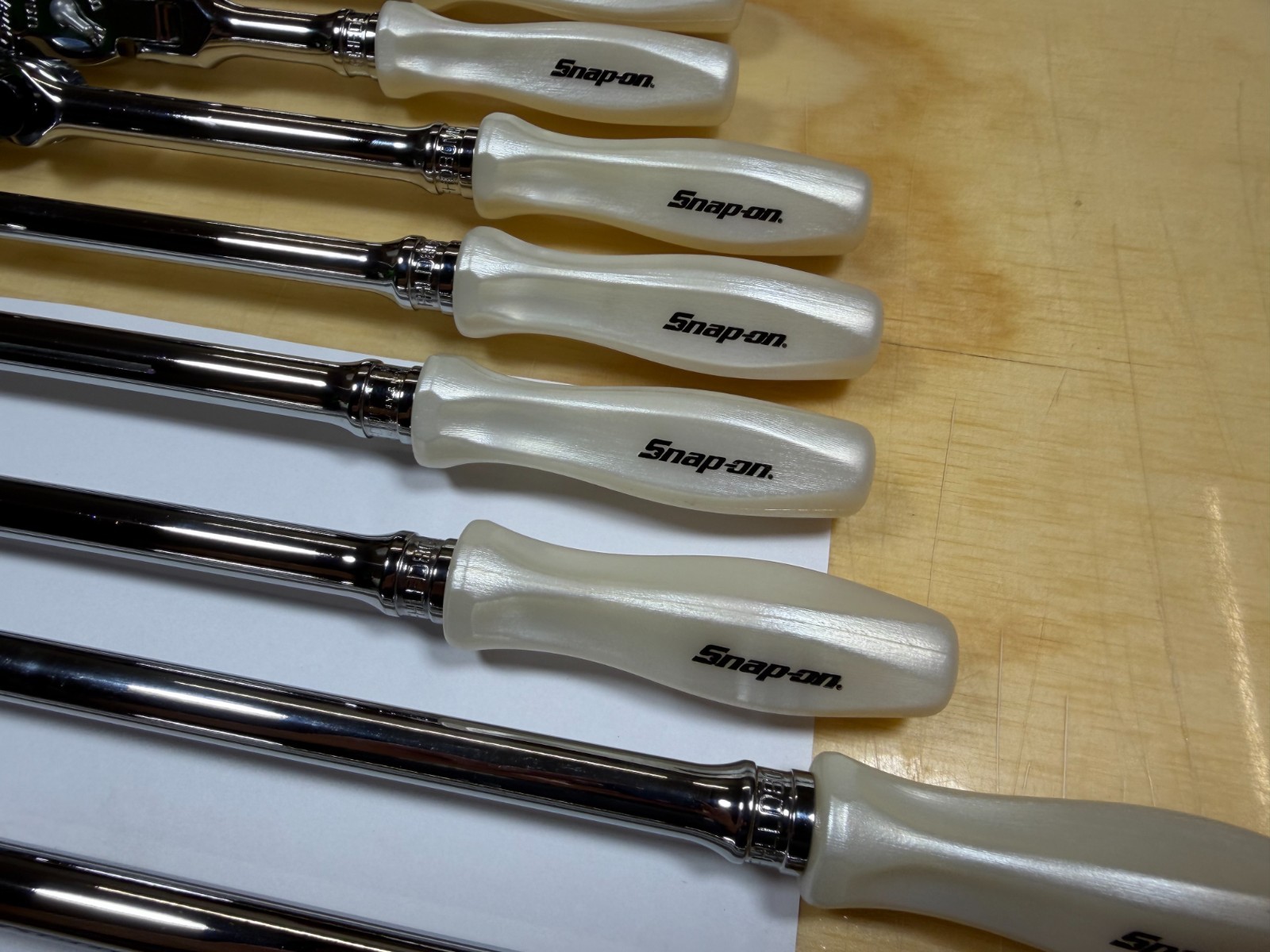 Snap-on Tools NEW RARE PEARL WHITE 8pc 3/8″ Drive Hard Grip Master Ratchet Set