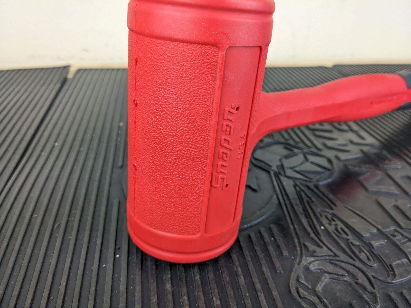 #ba202 NEW Snap-On HBFE48 Dead Blow 48-Ounce Soft Grip Hammer Red