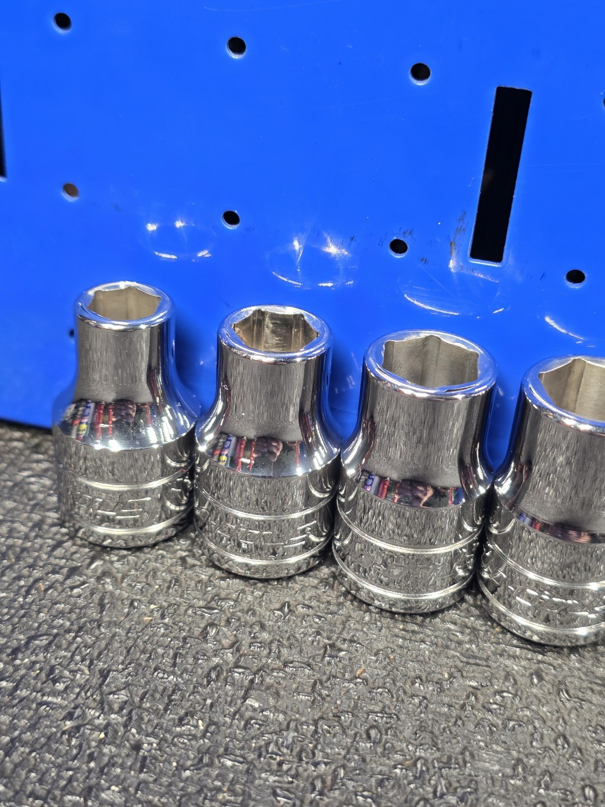Snap-on 3/8″-1-1/8″ 13-Piece NICE 1/2″ Drive 6-Point Chrome Shallow Socket Set