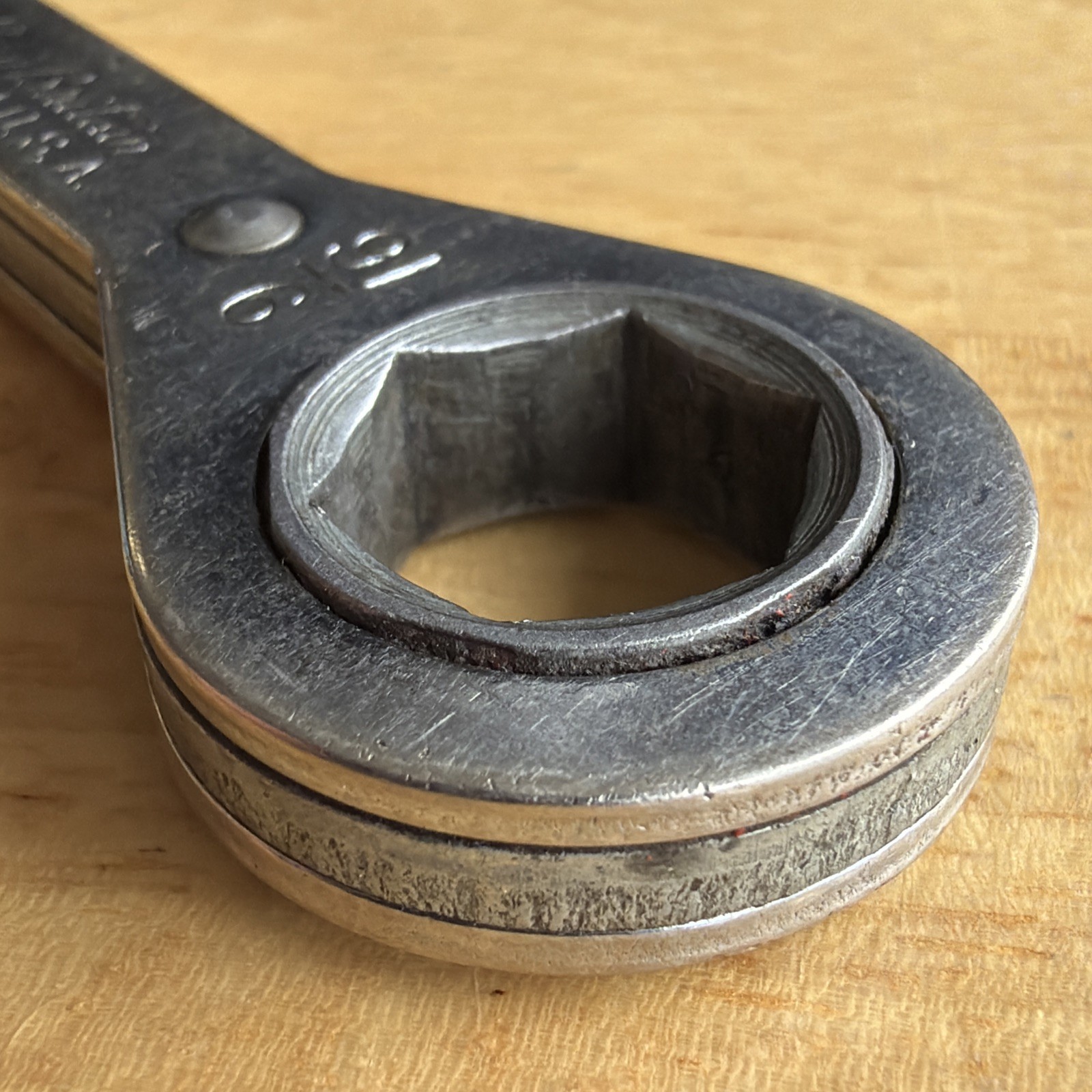 New Britain 1/4″ Square Ratcheting x 9/16″ 6 Point Fixed Box End Wrench RW40 USA