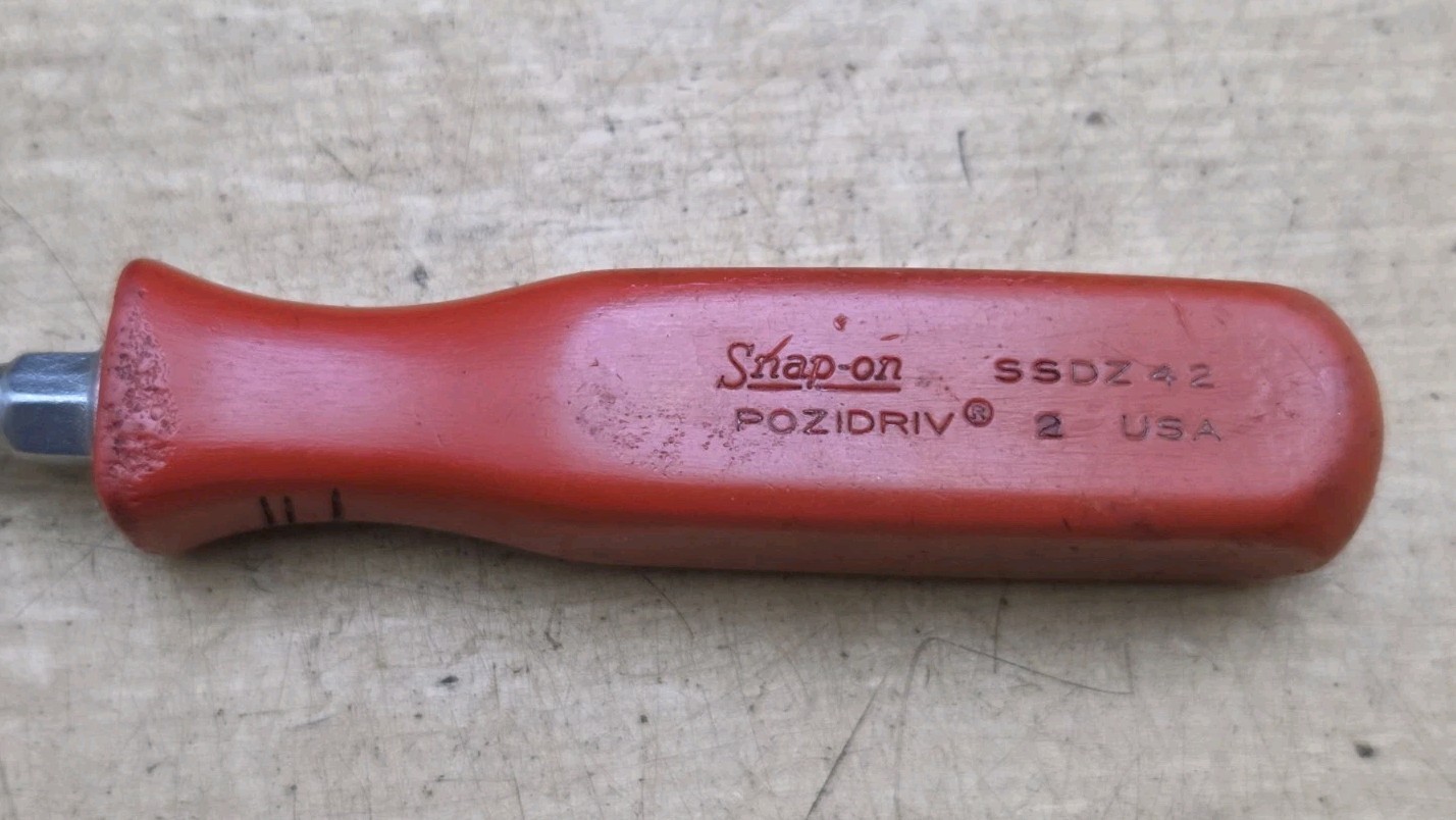 Vintage Snap On SSDZ42 – #2 Pozidrive Red Hard Handle Standard Screwdriver