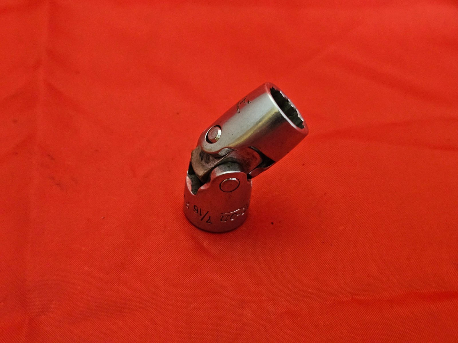 Snap-on FVU14 3/8″ Drive 7/16″ 12 Point Shallow Universal Swivel Socket USA D4