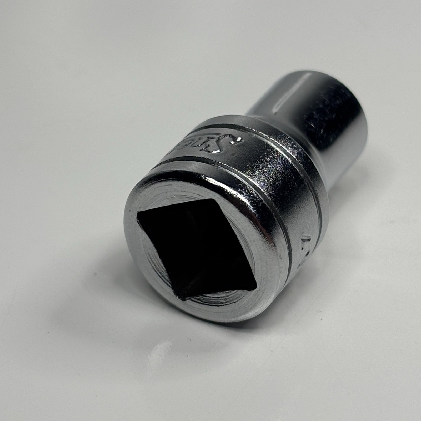 Snap On Tools FLE100 3/8 Drive Torx E10 Chrome Shallow Socket USA VTG 1987