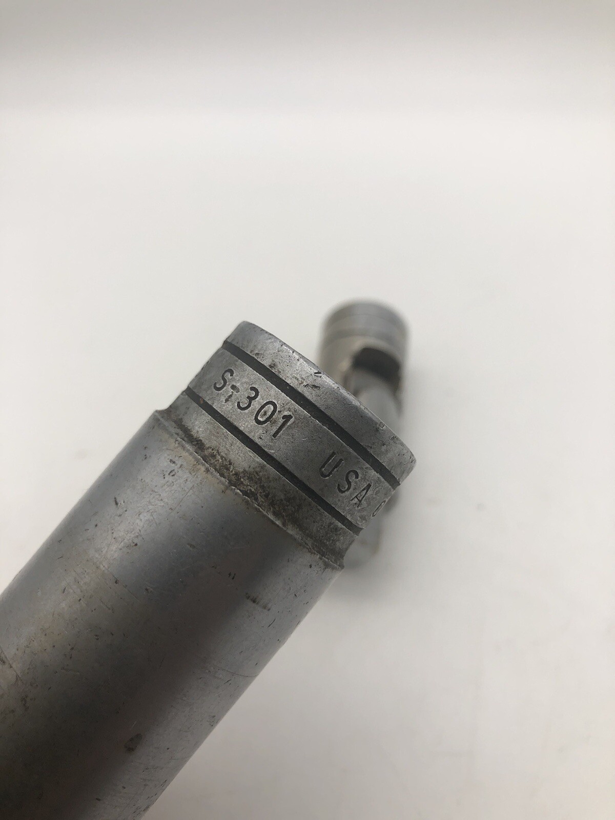 Snap-On Tools 15/16” 12-Point Deep Socket S301 & Snap-on 1/2” 8-L Swivel Socket