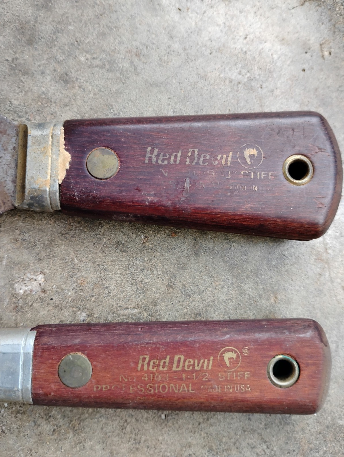 Red Devil Stiff Putty Knife Wood Handle Brass Pin 1-1/2″ & 3″ Lot