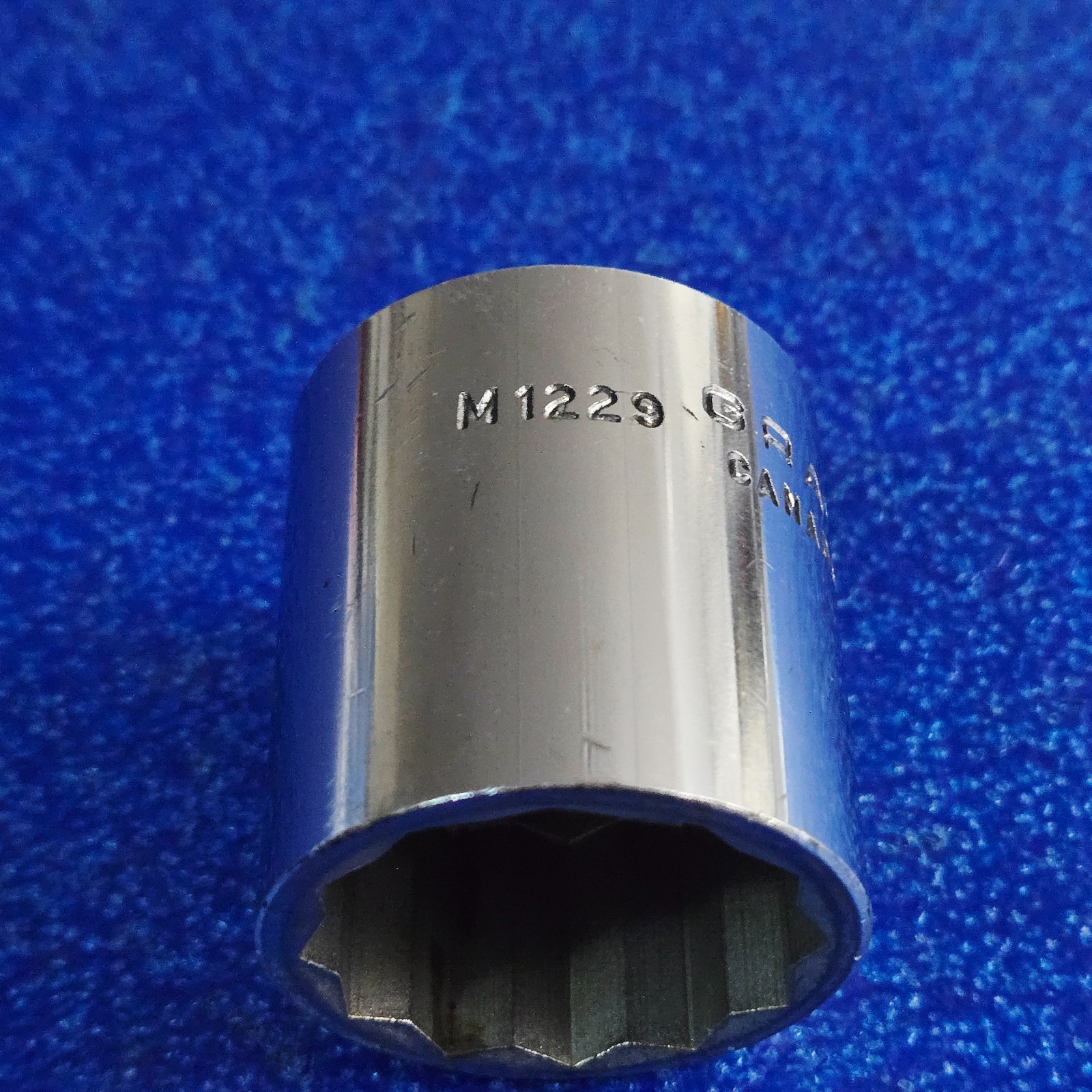 Vintage Gray Canada M1229 29mm Socket 1/2″ Dr 12pt Clean Mechanic Metric Tool