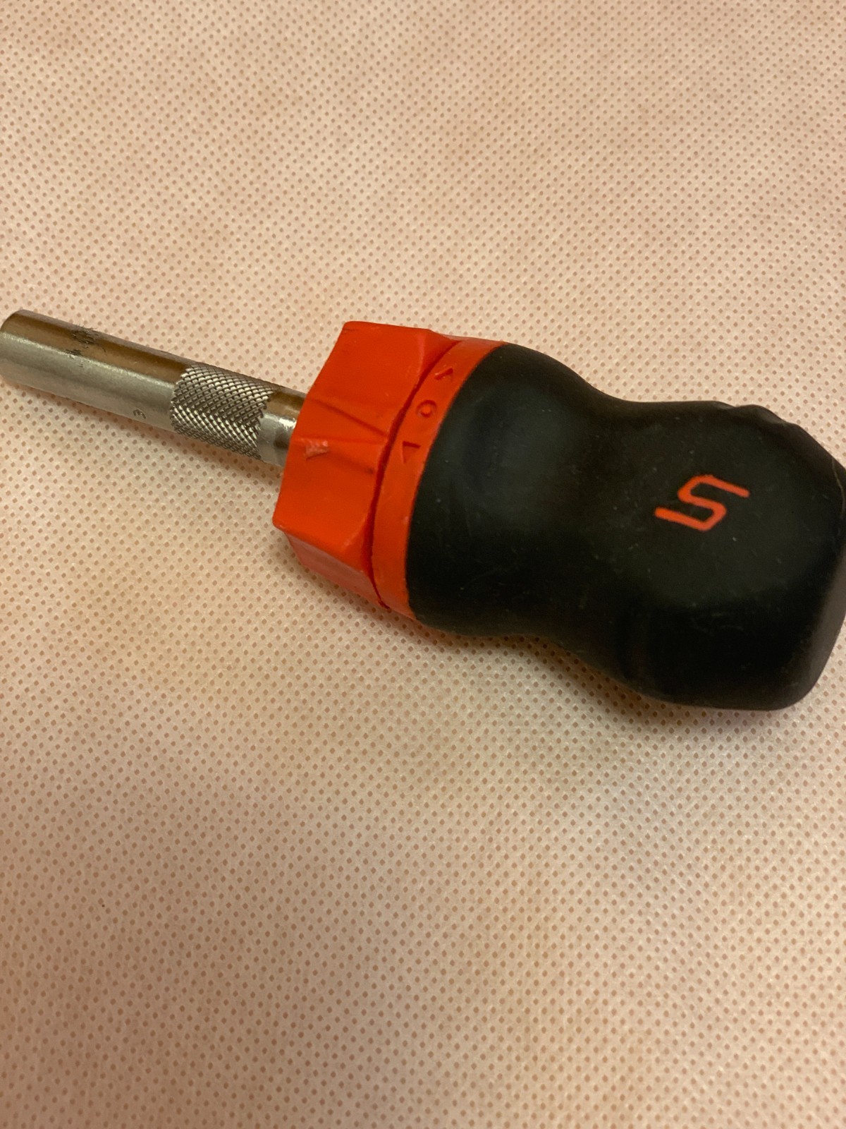Snap-On Soft Grip Stubby Ratcheting Screwdriver Handle (Red) with Mag. holder