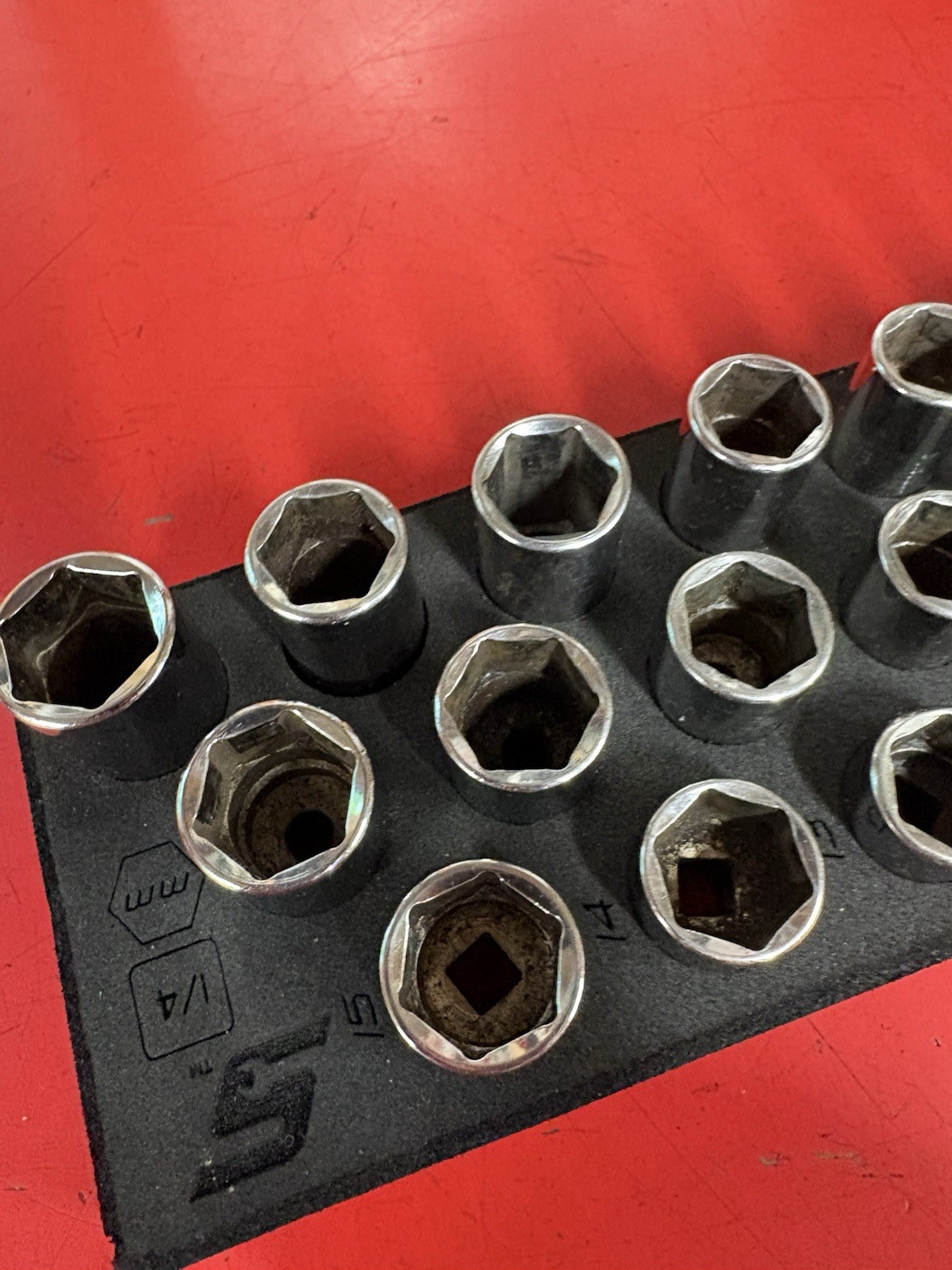 Snap-On Tools 42pc 1/4″ Drive 6-Point Metric Foam Socket Set