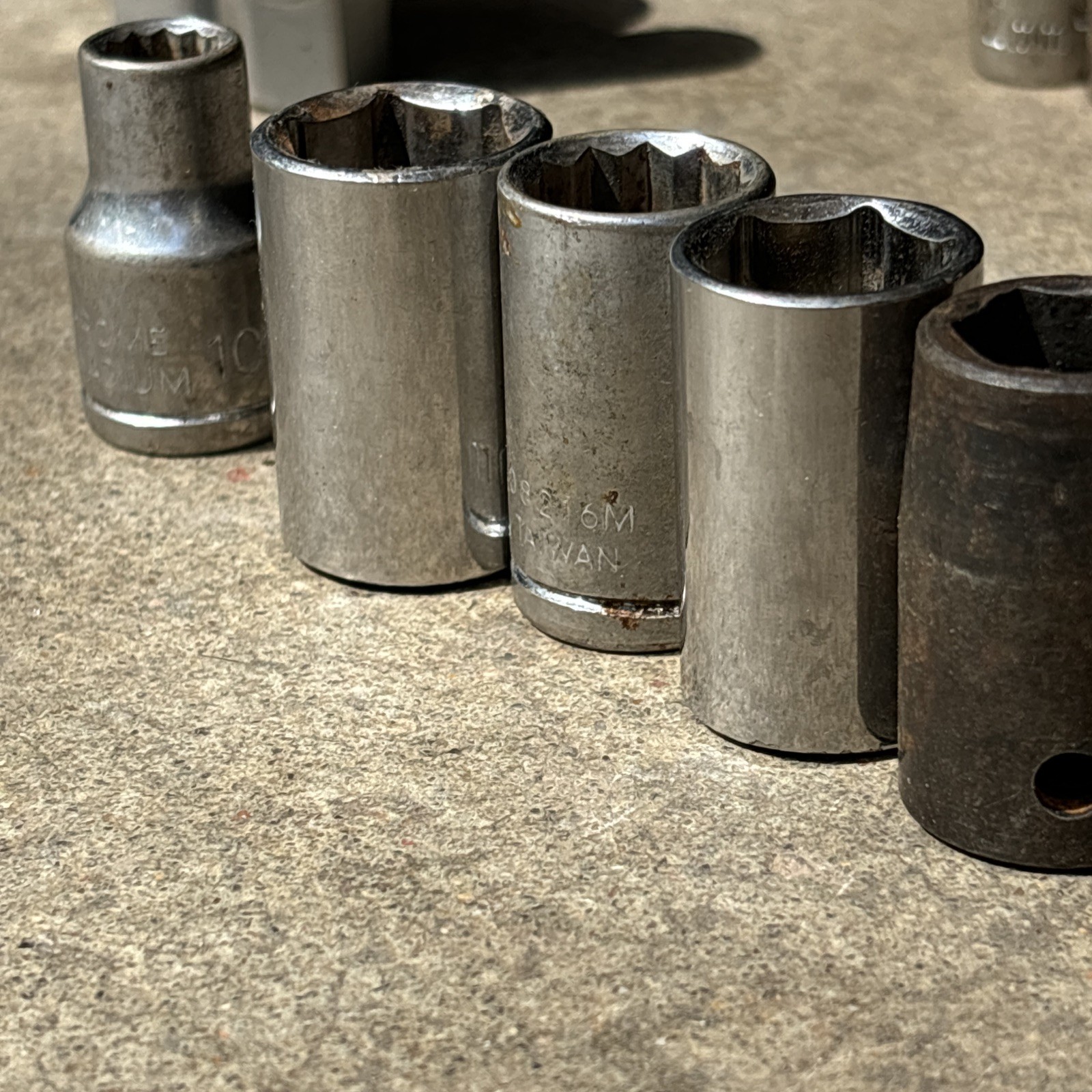 Miscellaneous Mixed Brands Various Sizes Sockets Tool Lot Of ~5lbs Bulk