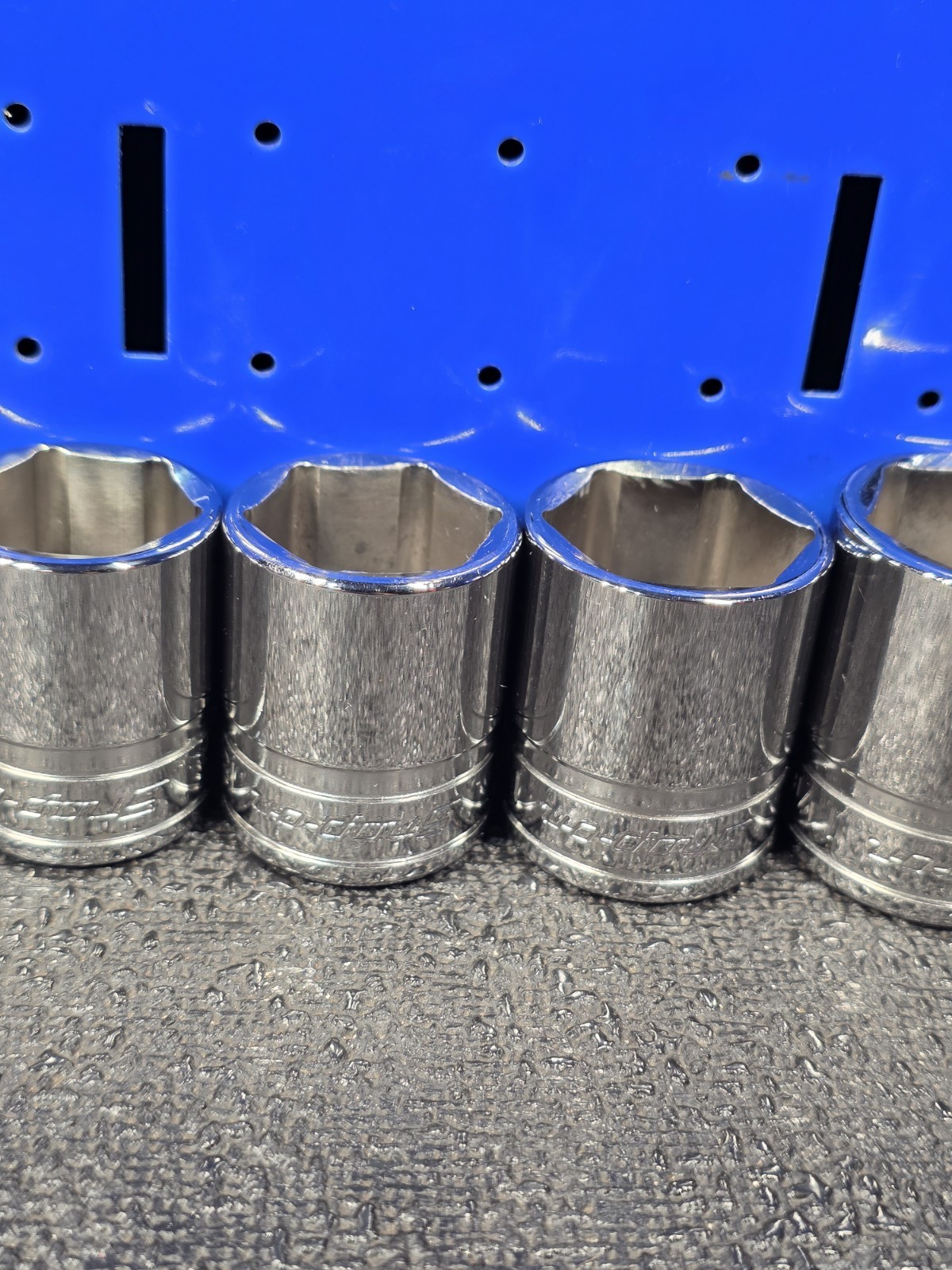 Snap-on 3/8″-1-1/8″ 13-Piece NICE 1/2″ Drive 6-Point Chrome Shallow Socket Set