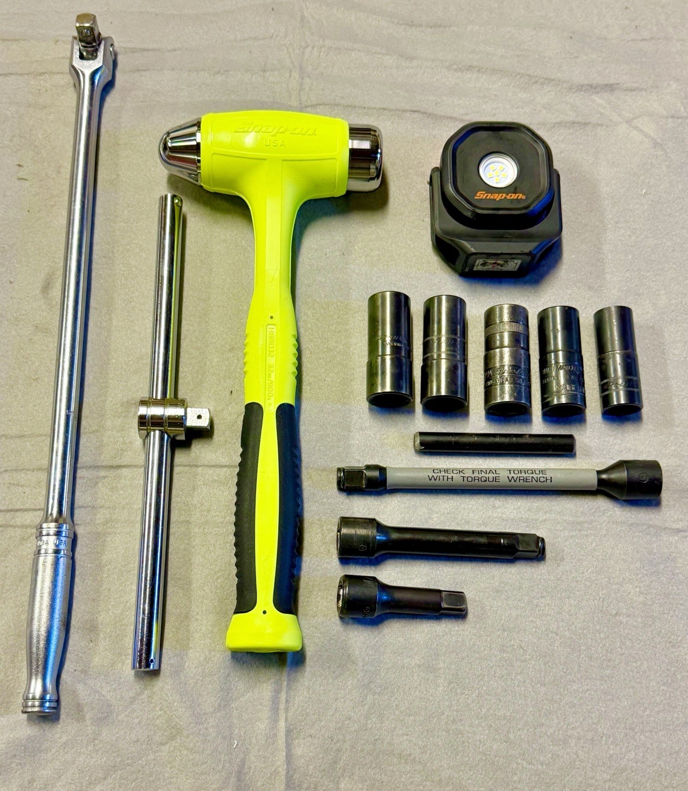 Snap-on HBBD32HV High-Viz Hammer ECUHA158 LED Light 1/2 Breaker Bar Twist Socket