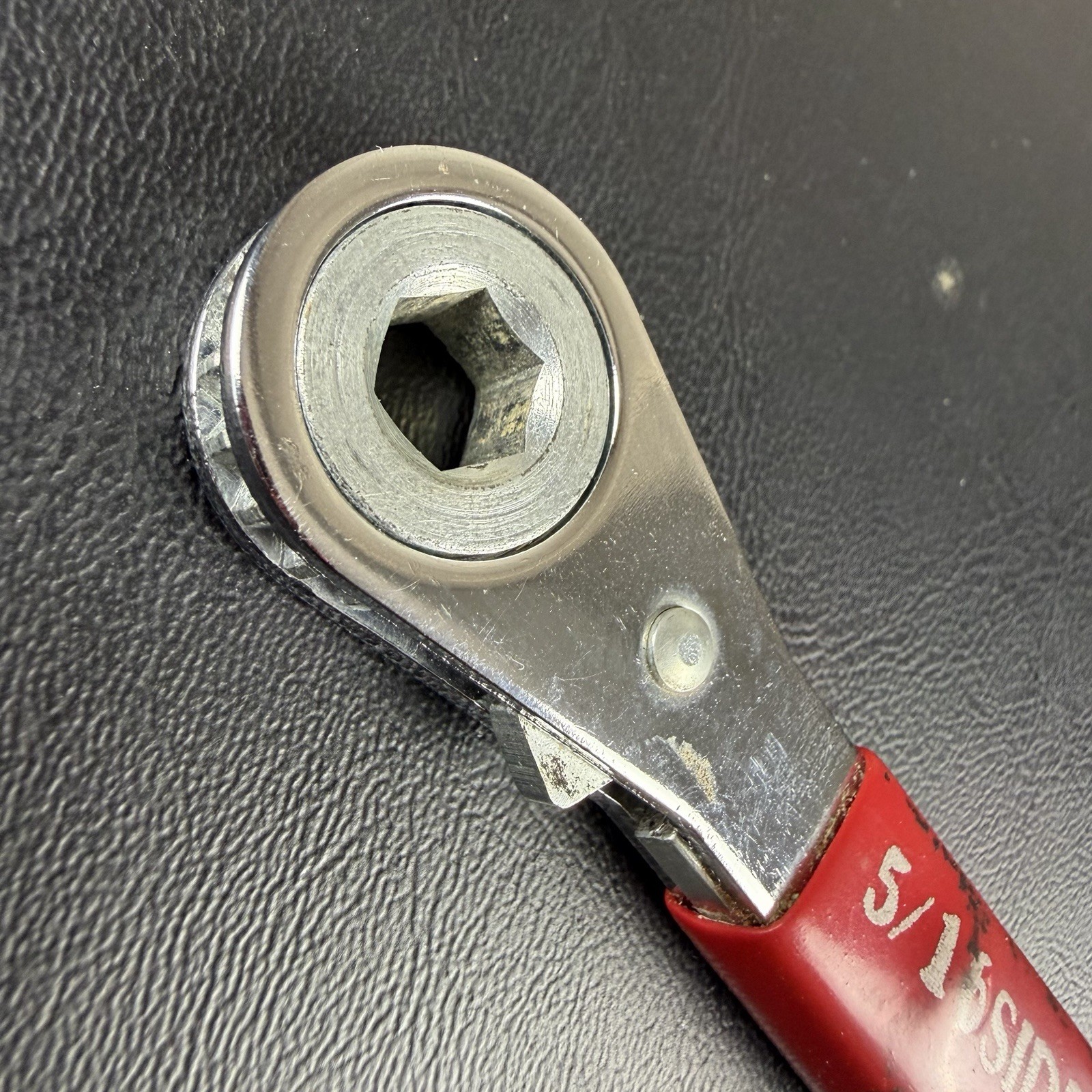 Vintage YA249 5/16″ GM Side Terminal Battery Ratchet Wrench USA Red Handle