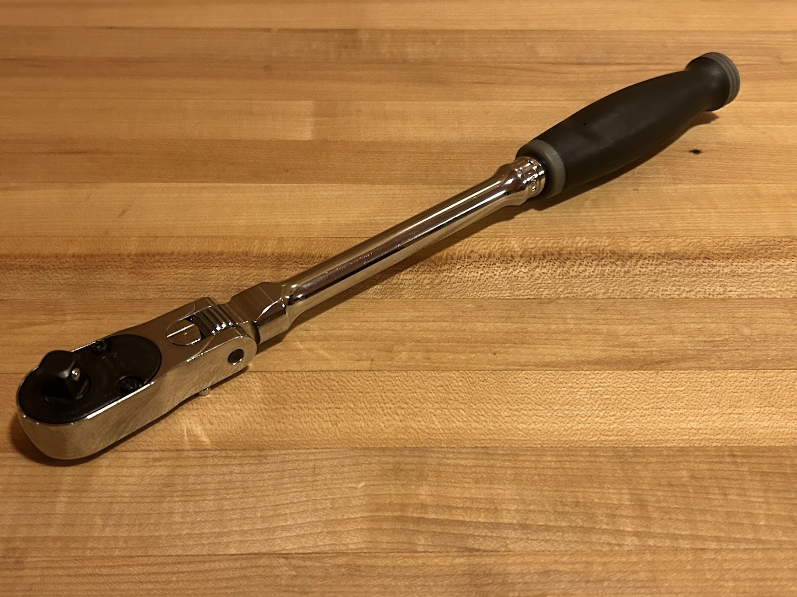 Snap-on Tools | 3/8″ FHLX80BDT 80t Dark Titanium Locking Flex Soft Grip Ratchet