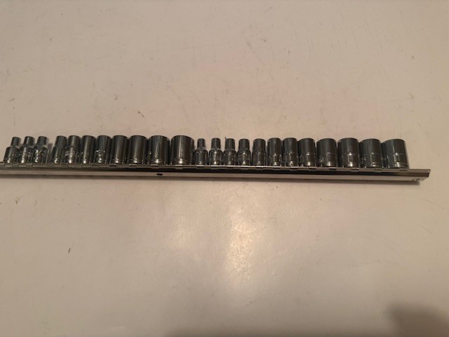 NEW 1/4″ DRIVE 23 PC METRIC & SAE 6 POINT STD SOCKET SET + RAIL