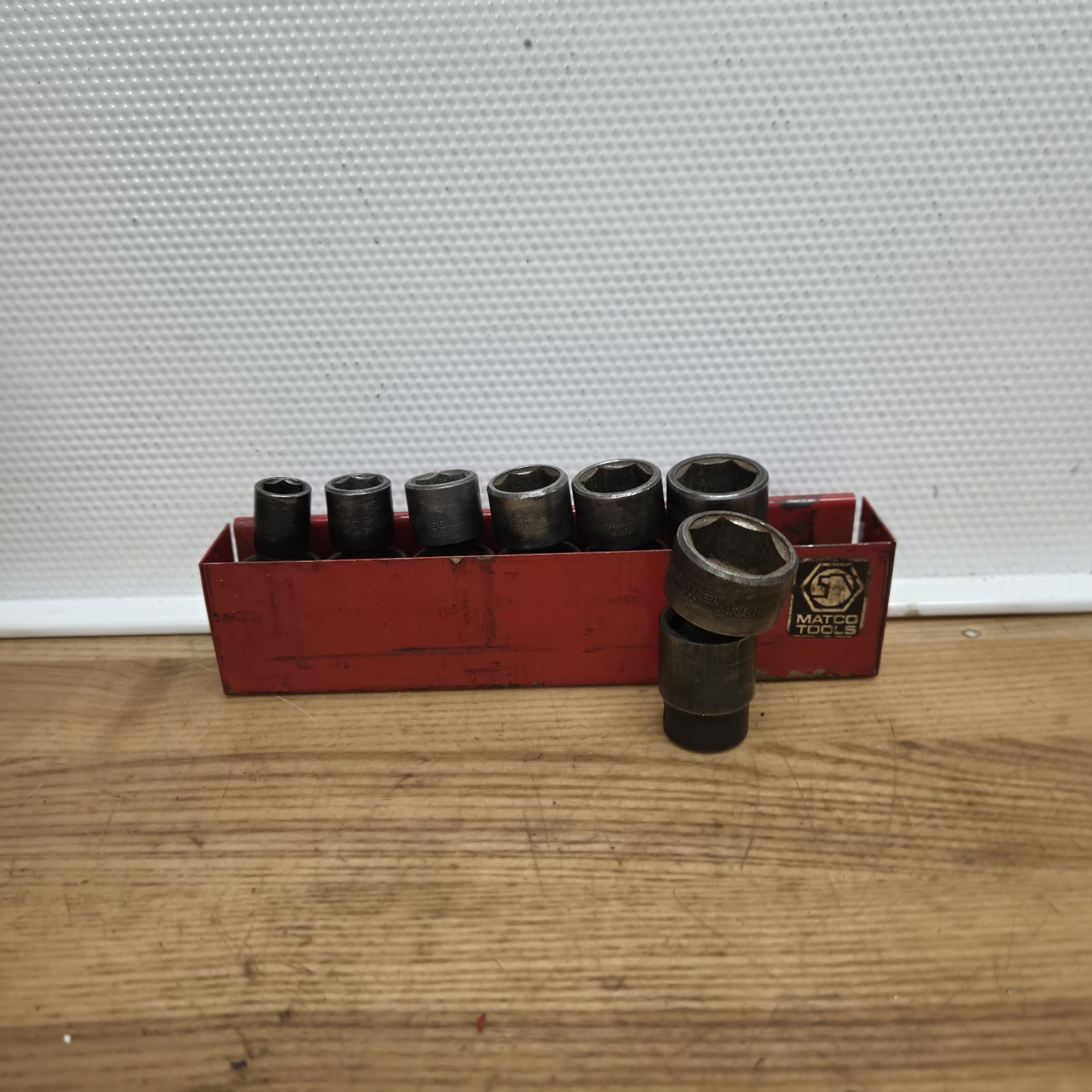MATCO 3/8″ Drive 7pc 3/8″-3/4″ Impact Swivel Universal Socket Set w/Metal Tray