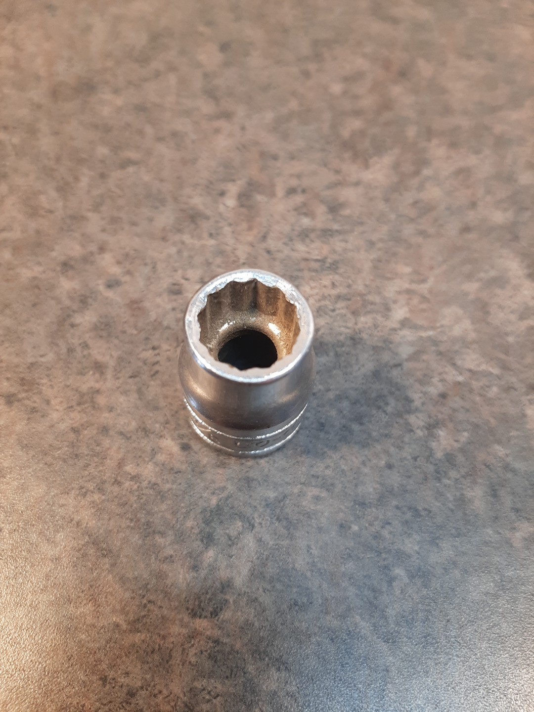 Snap-on 3/8″ Drive 3/8″ SAE Shallow 12 Point Socket F121 USA