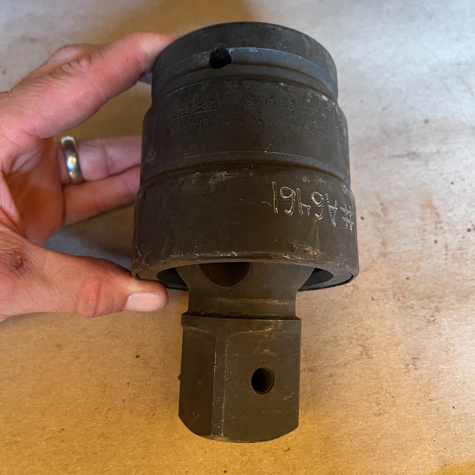 SNAP-ON IP 85 , 1-1/2” DRIVE IMPACT PIN HOLE SWIVEL UNIVERSAL JOINT Socket USA