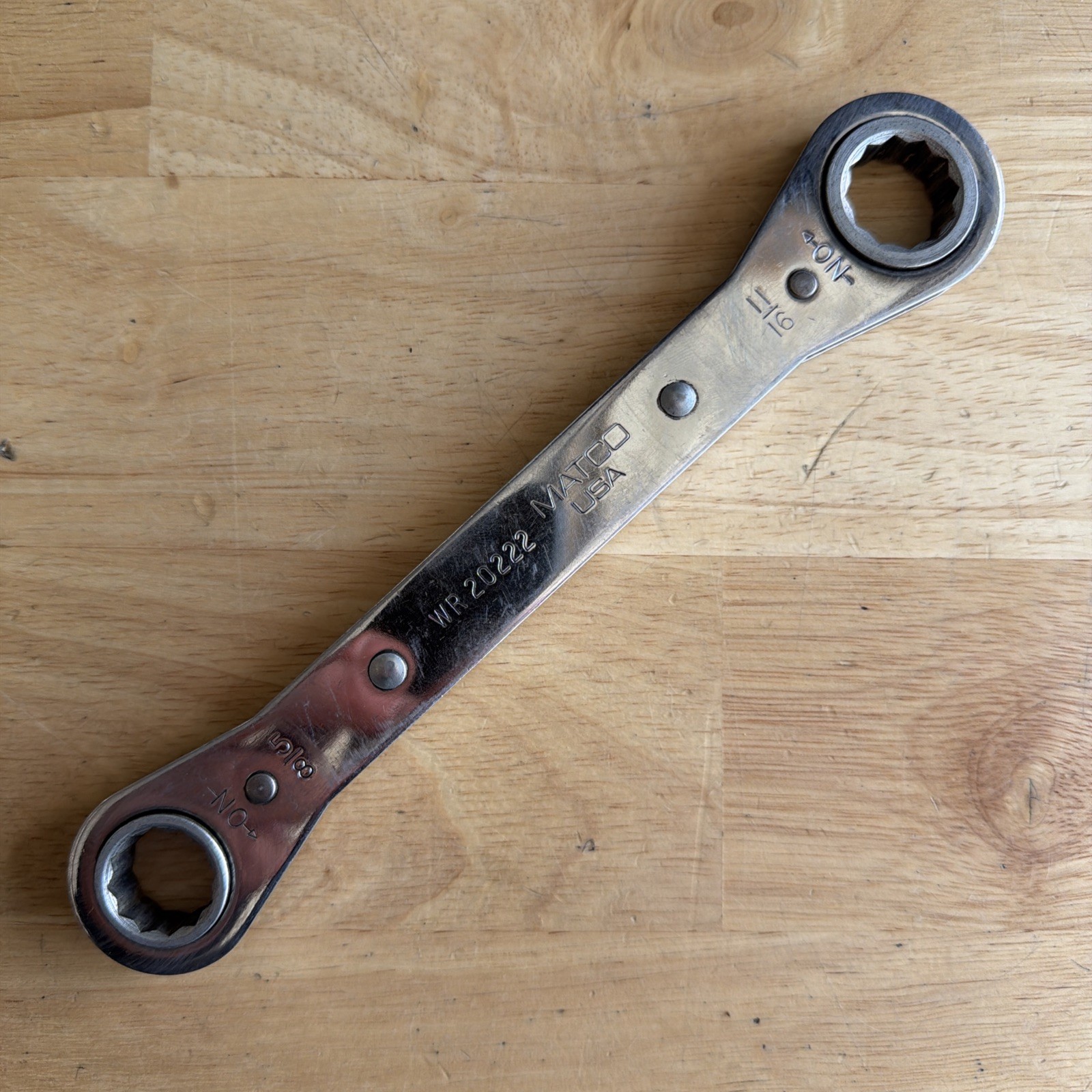 Matco Tools 5/8″ x 11/16″ Ratcheting Box End Wrench 12 Point WR20222 Made in USA