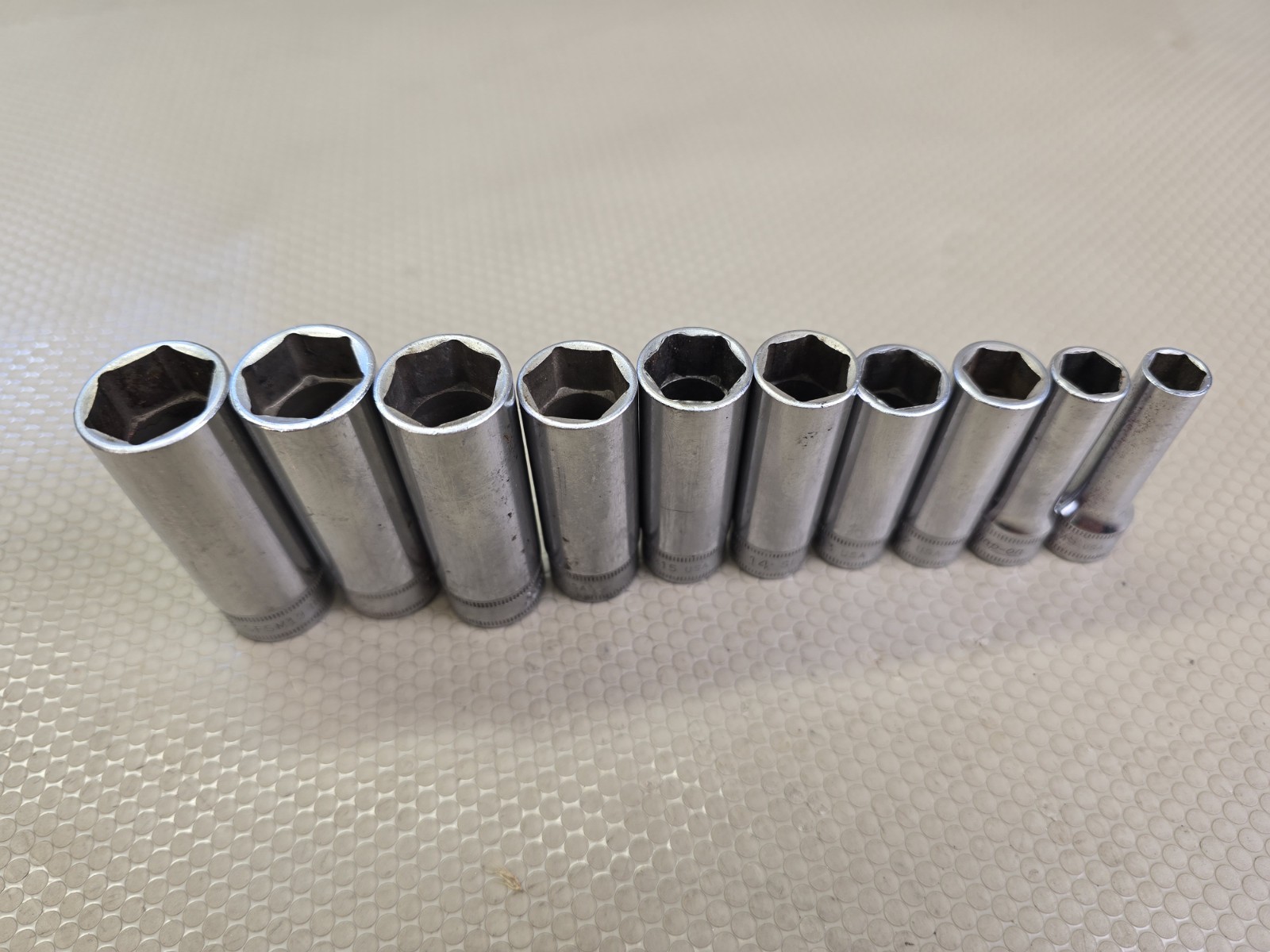 Snap-on 11pc 3/8″ Drive Metric 6-Point Deep Socket Set SFSM SFS 8mm-19mm