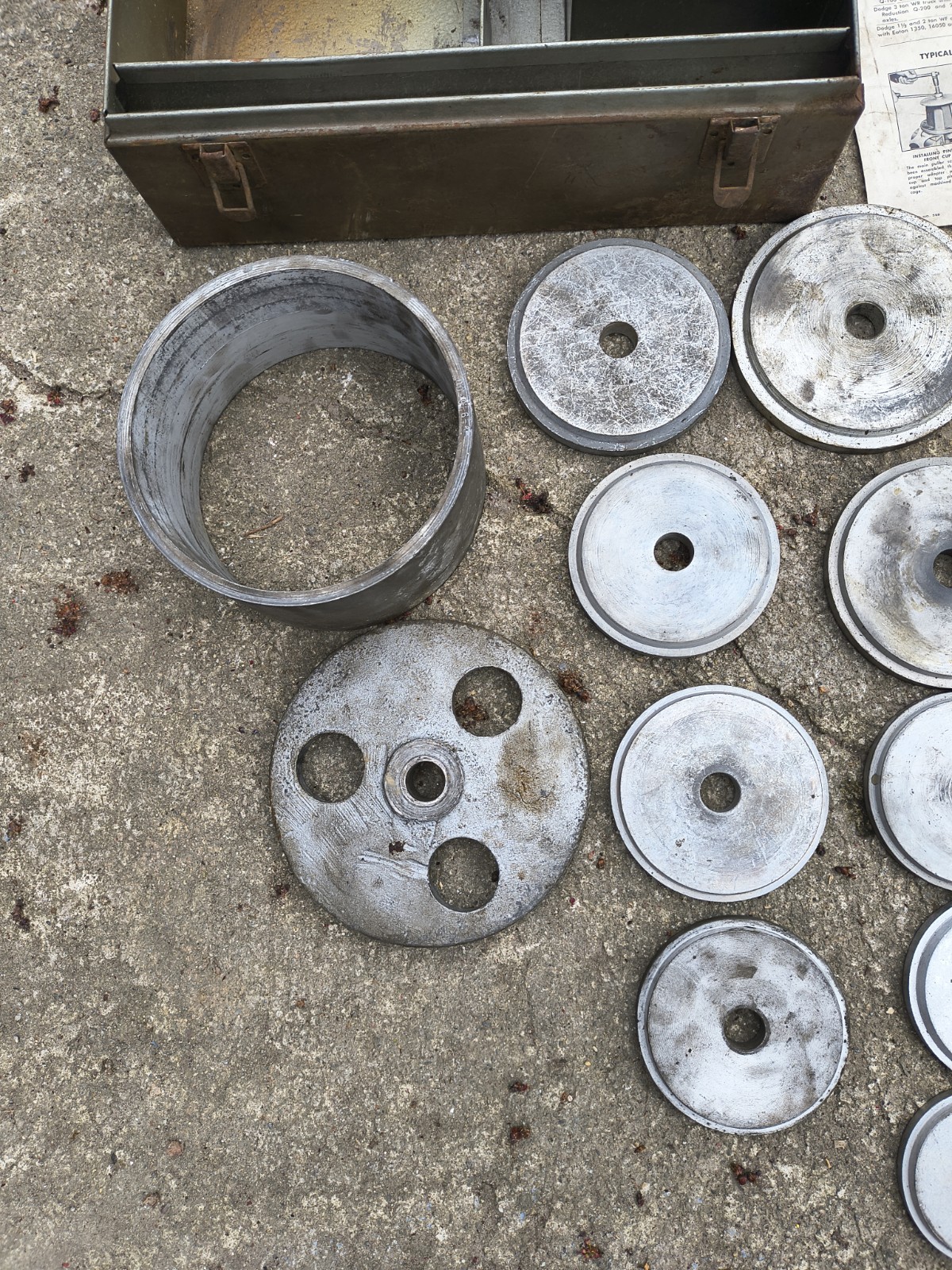 miller dd-966 pinion and differential cross shaft bearing cups removing Tools