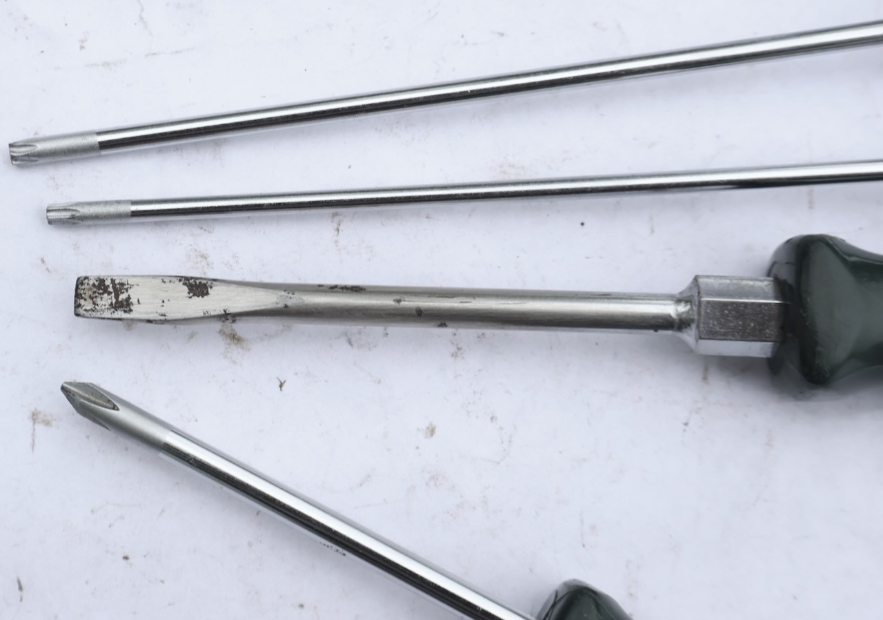 (9) S-K (France) Green Handle Screwdrivers – Flat – Phillips – Torx / MT Tools