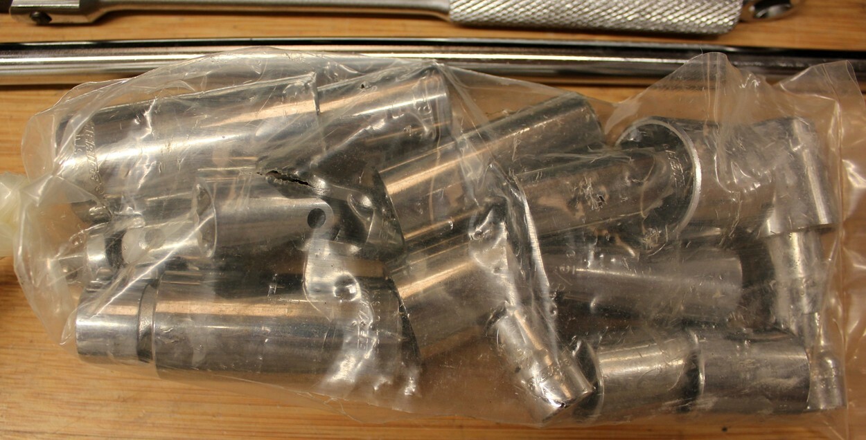 23pc ProAmerica US Socket Set w/Swivel,Breaker Bar,U-joint,Ratchet-12 Point 3/8