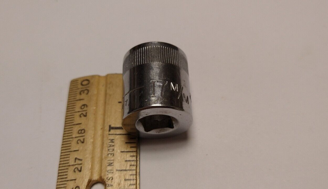 Craftsman 3/8″ Drive 17M/M 12 Point Shallow Socket Metric Top Knurl V 44307 USA