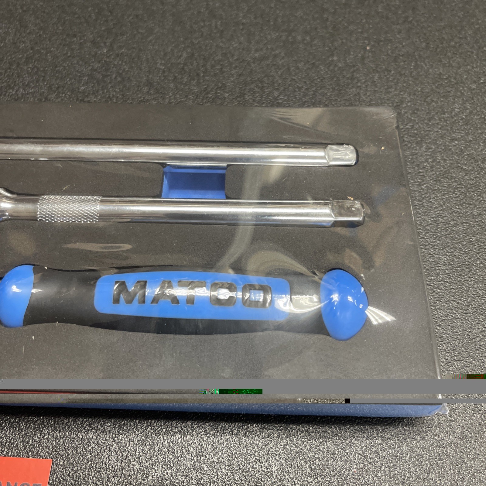 Matco Tools 3/8″ Drive Flex Ratchet + Extensions Foam Set Blue BFR128SETB