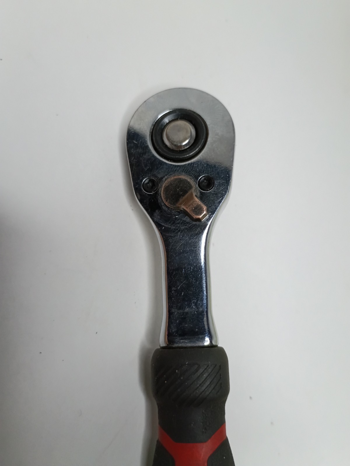 Craftsman 1/4″ 72 Tooth Low Profile Comfort Grip Ratchet CMMT86821