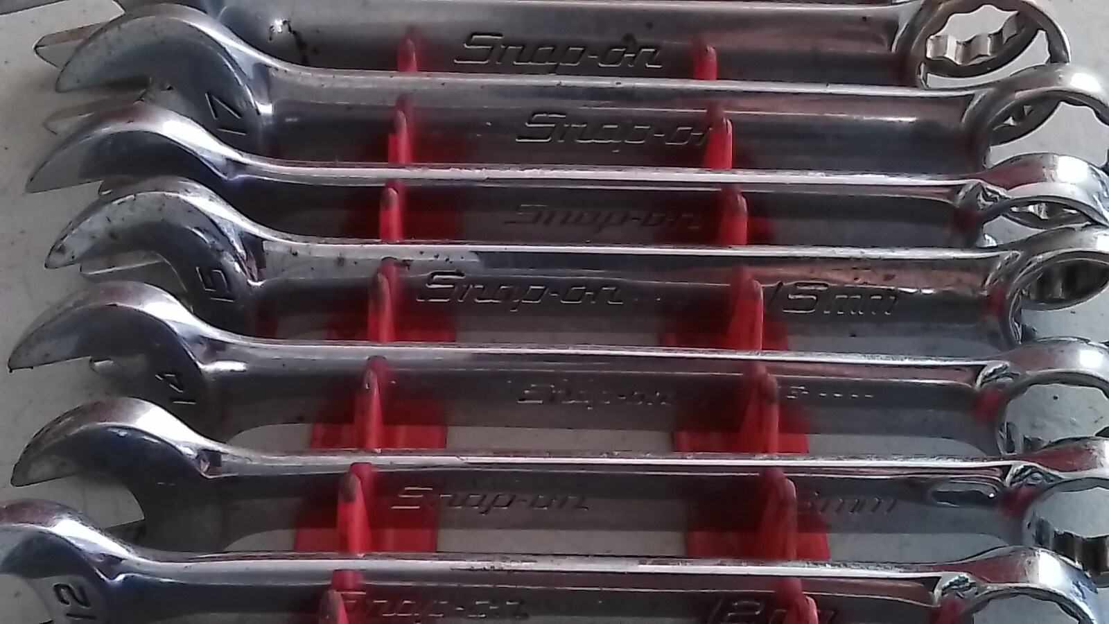 SNAP ON OEXM 10 PIECE SHORT METRIC COMBINATION WRENCH SET FROM 10MM. TO 19MM.