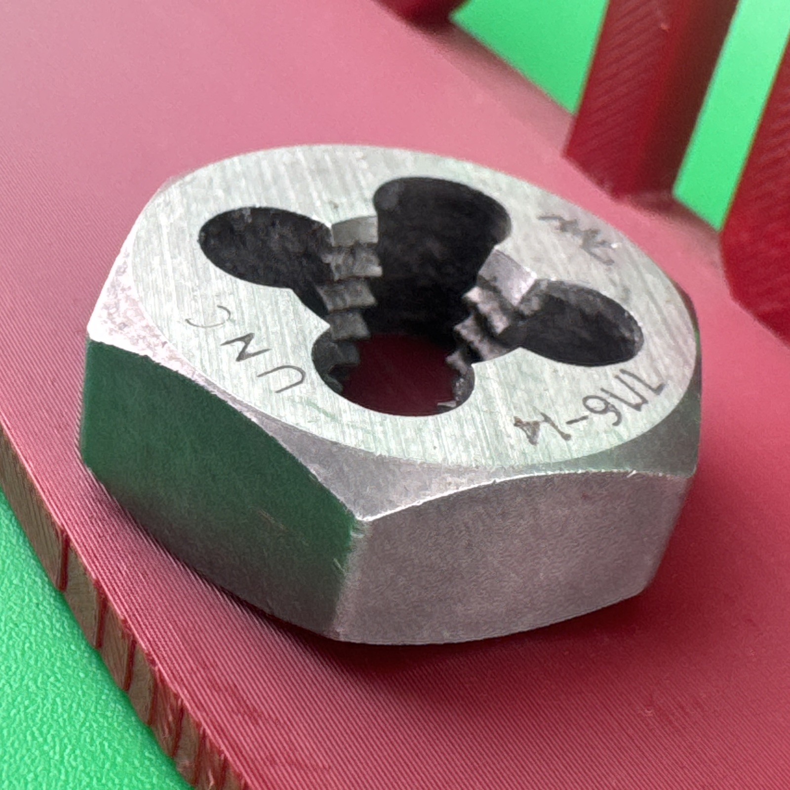 Mac Tools 6539DIA SAE Hexagonal Die 7/16″-14 NC – 1″ Shank