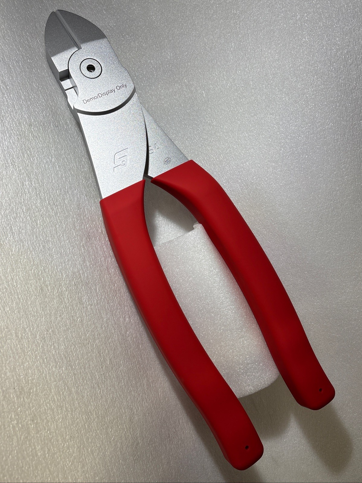 New Snap-On Red Diagonal Cutter Pliers Giant Display Wall Mount
