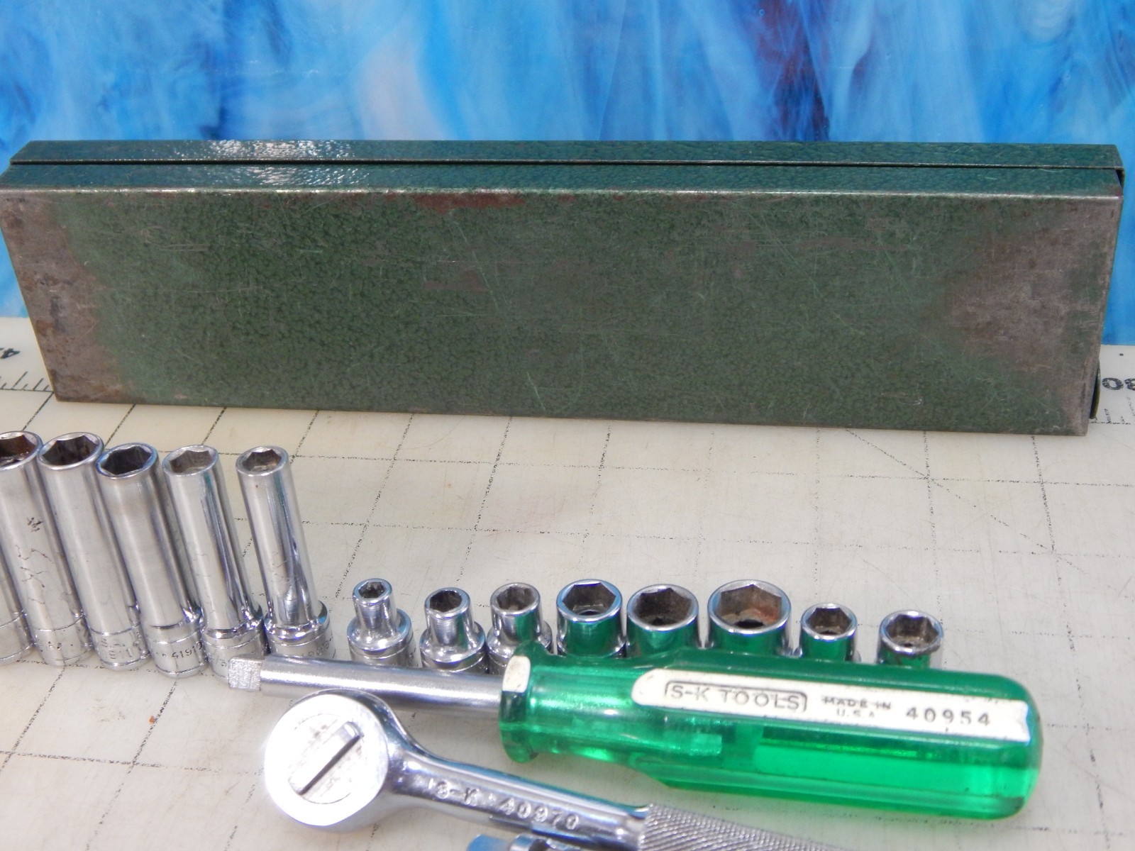 Vintage S-K Tools 4921 21 Pc. 1/4″ Dr. Socket Set & Metal Box, Ratchet, Deep SAE