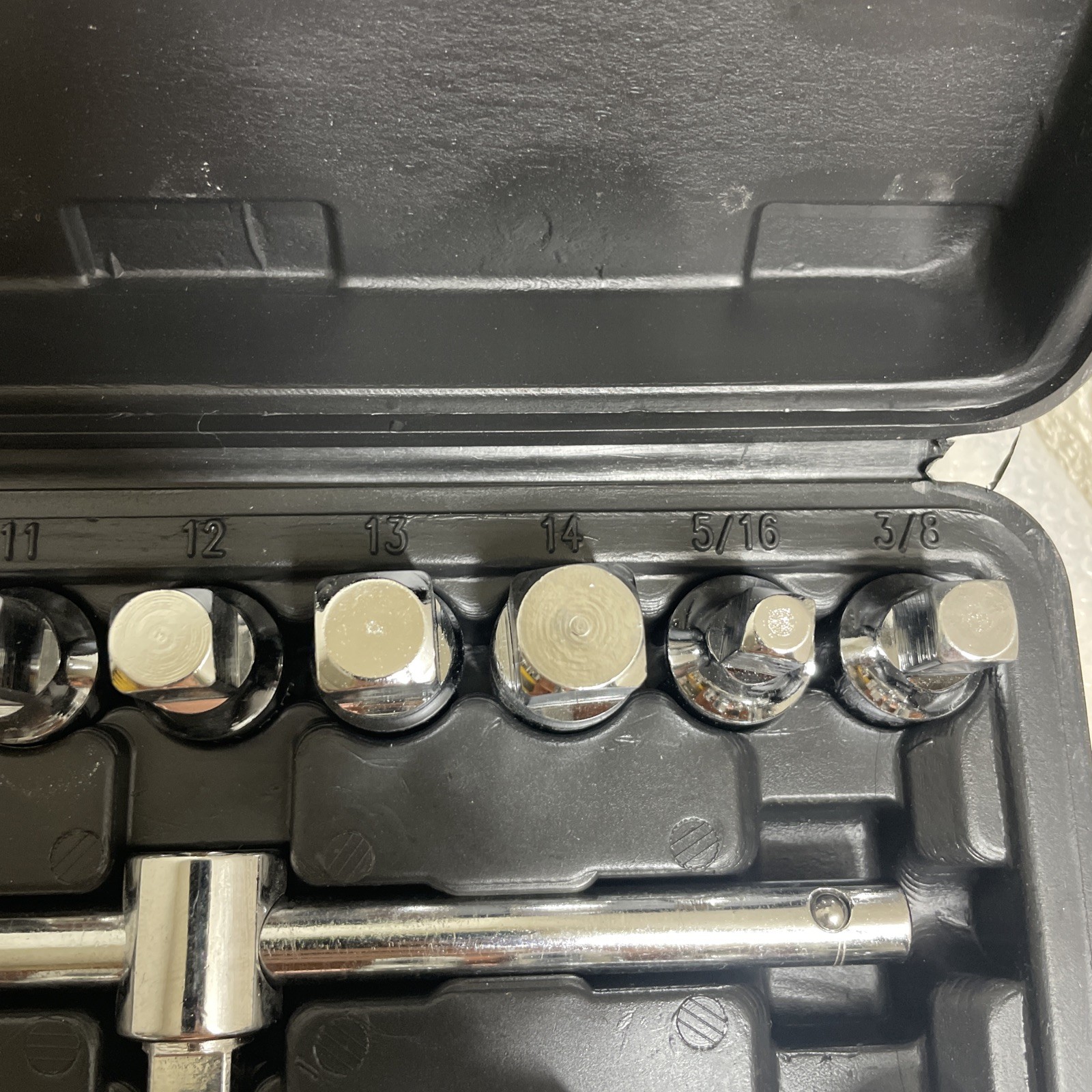 18 PCS Oil Drain Pipe Plug Square Triangle Socket 3/8» Drive Removal Tool Set