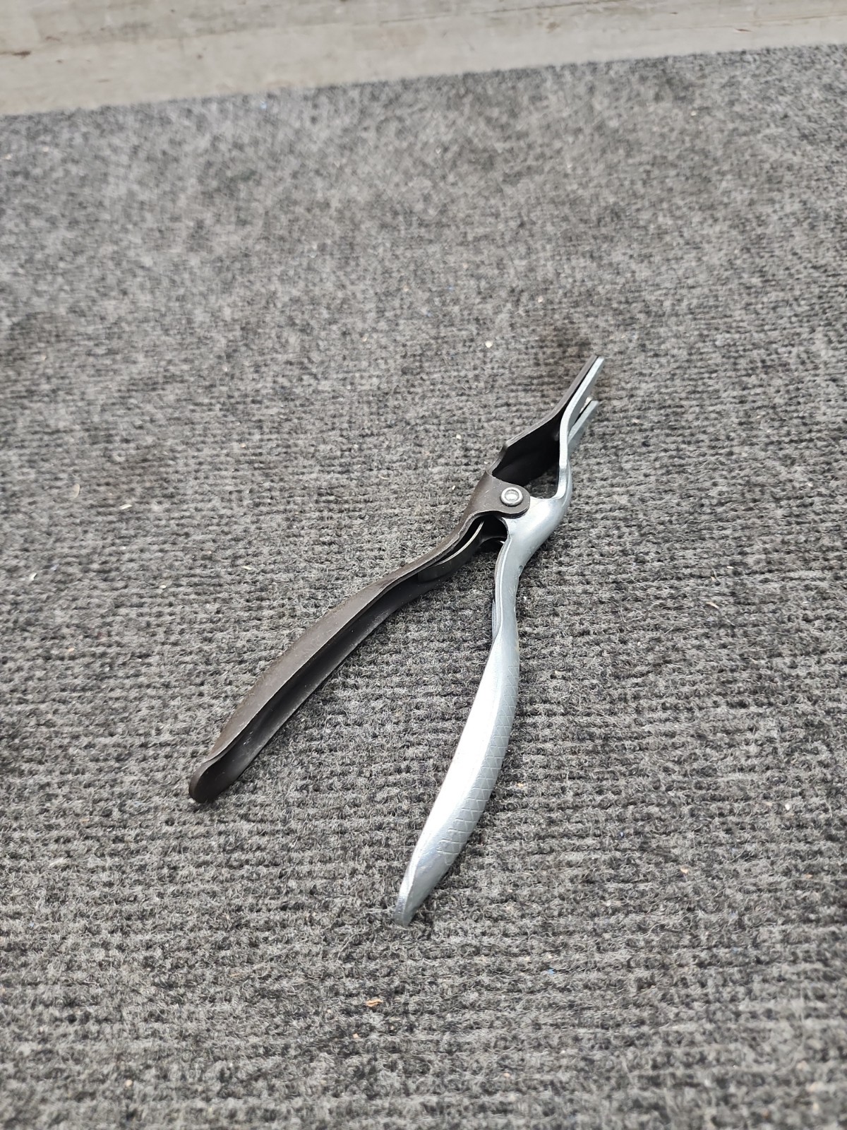 Lisle 47900 Hose Remover Pliers
