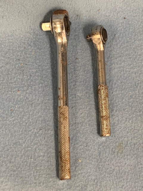 2 Standard Ratchets: 3/8″ Drive 7.25″ long & 1/4″ Drive 5″ long ~ Unbranded