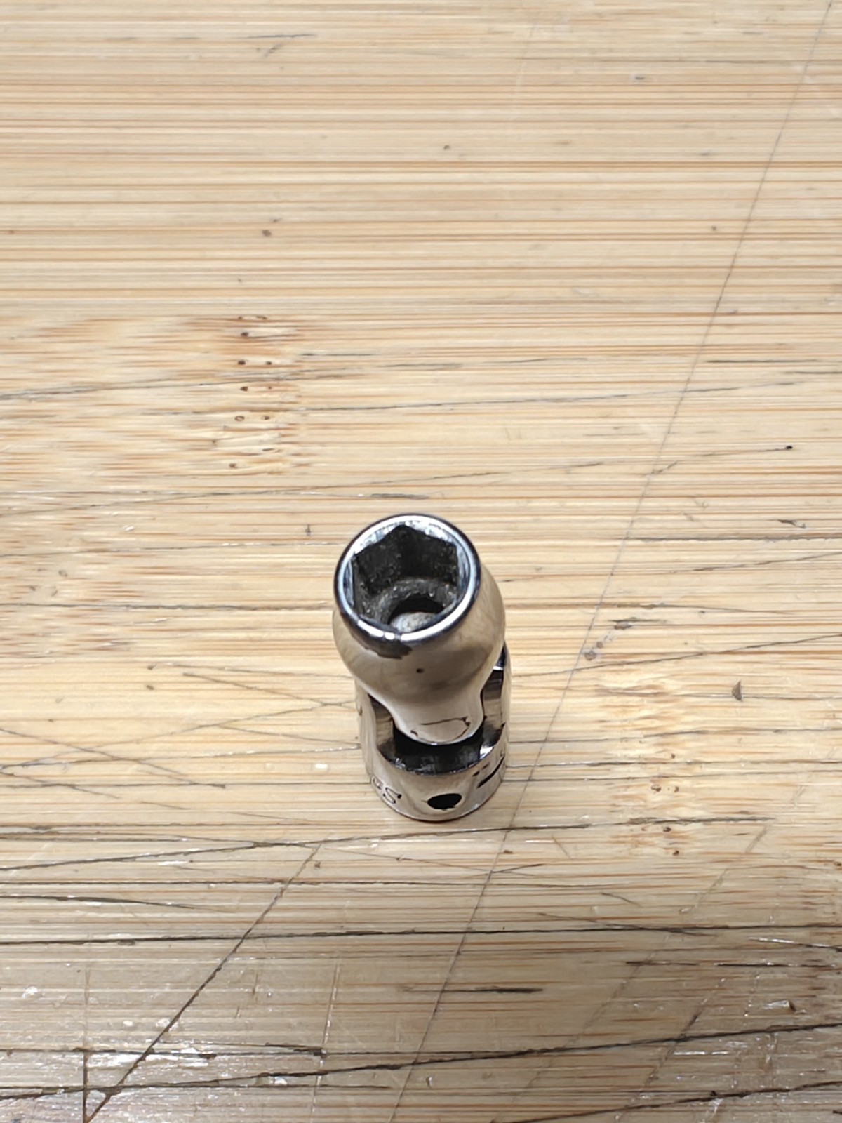 Snap On TMU141, 7/16″ Shallow Universal Socket, 1/4″ Dr 12 Pt