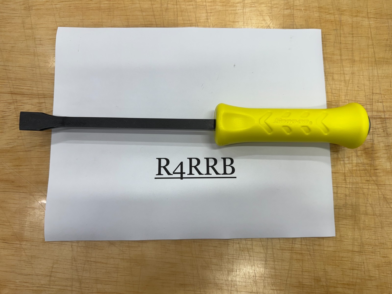 Snap-on Tools US NEW HIVIZ HARD GRIP 12″ Length Steel Striking Pry Bar SPBS12AHV