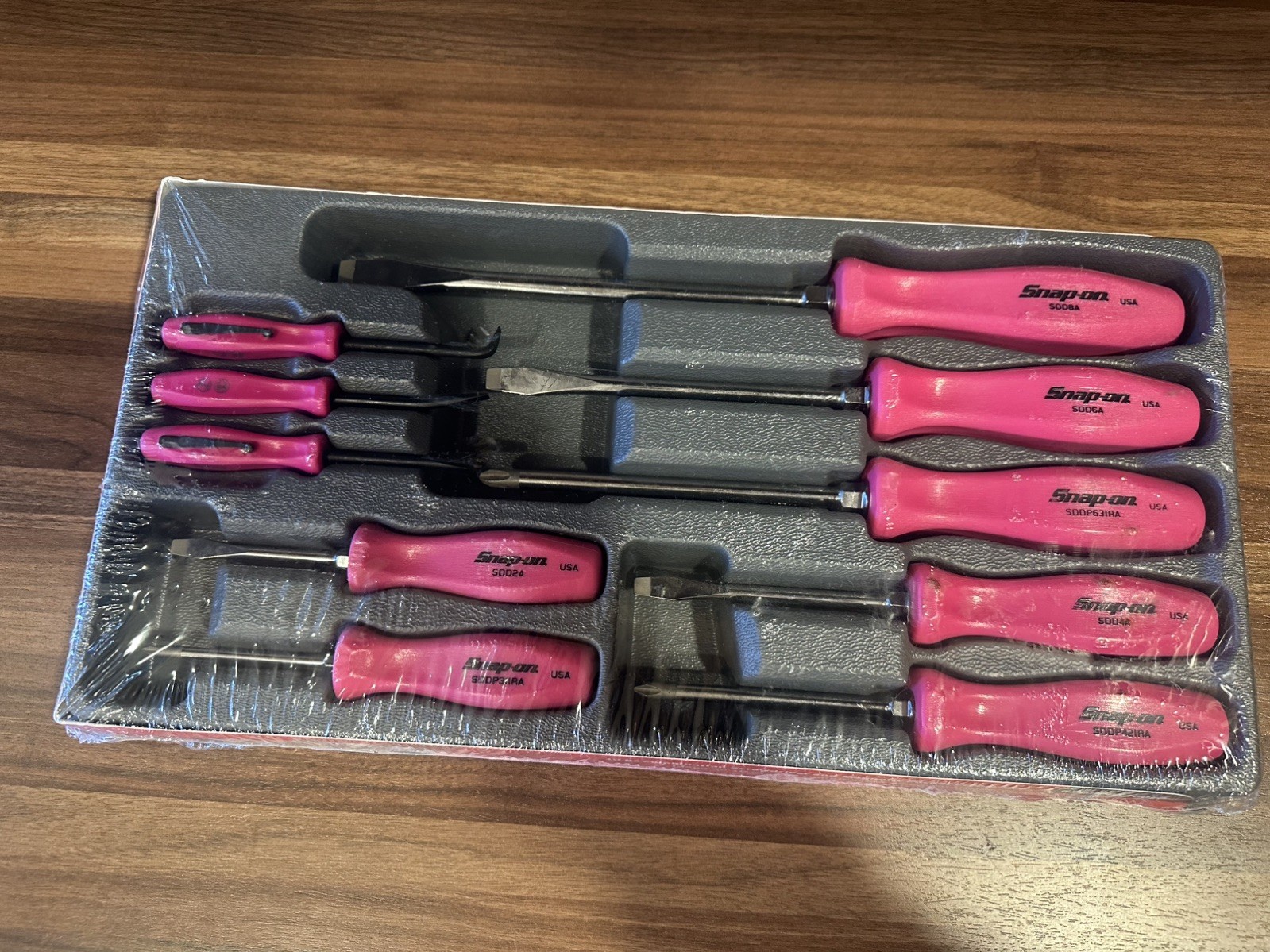 NEW Snap-On ELECTRIC PINK 10 pc Screwdriver & Magnet Pocket Prybars SDDDPBX100EP