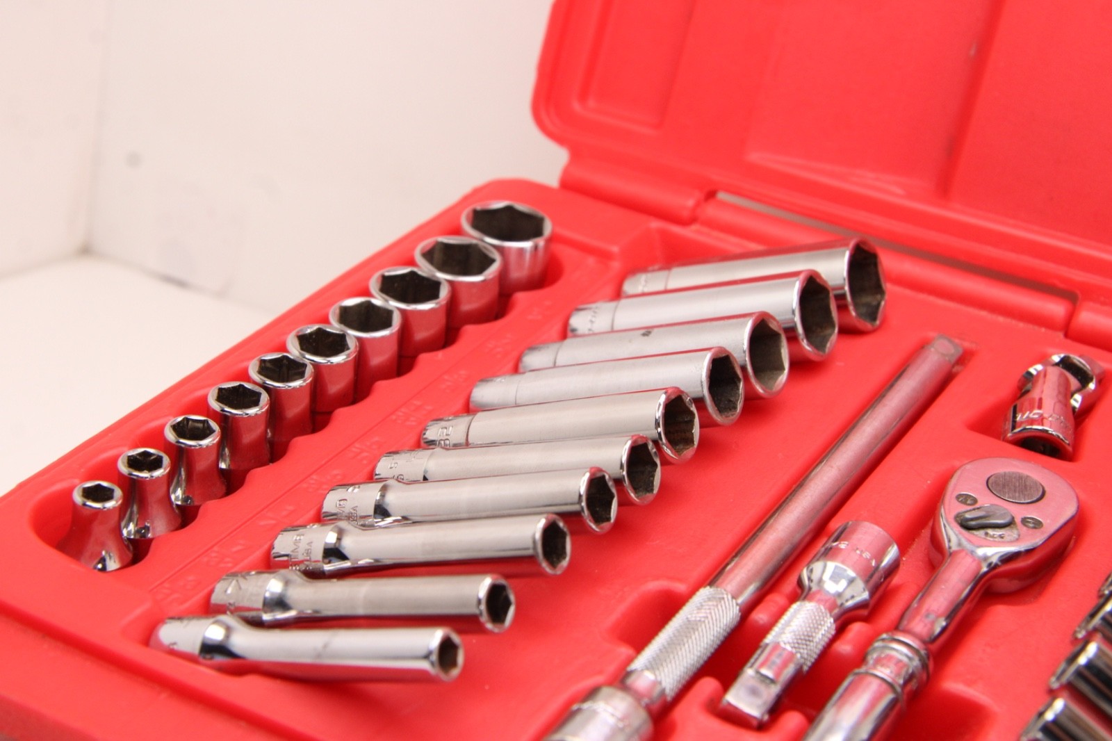 Snap-on 144TMPB 44 Piece 1/4″ Drive 6-Point Metric/ SAE General Service Set USA